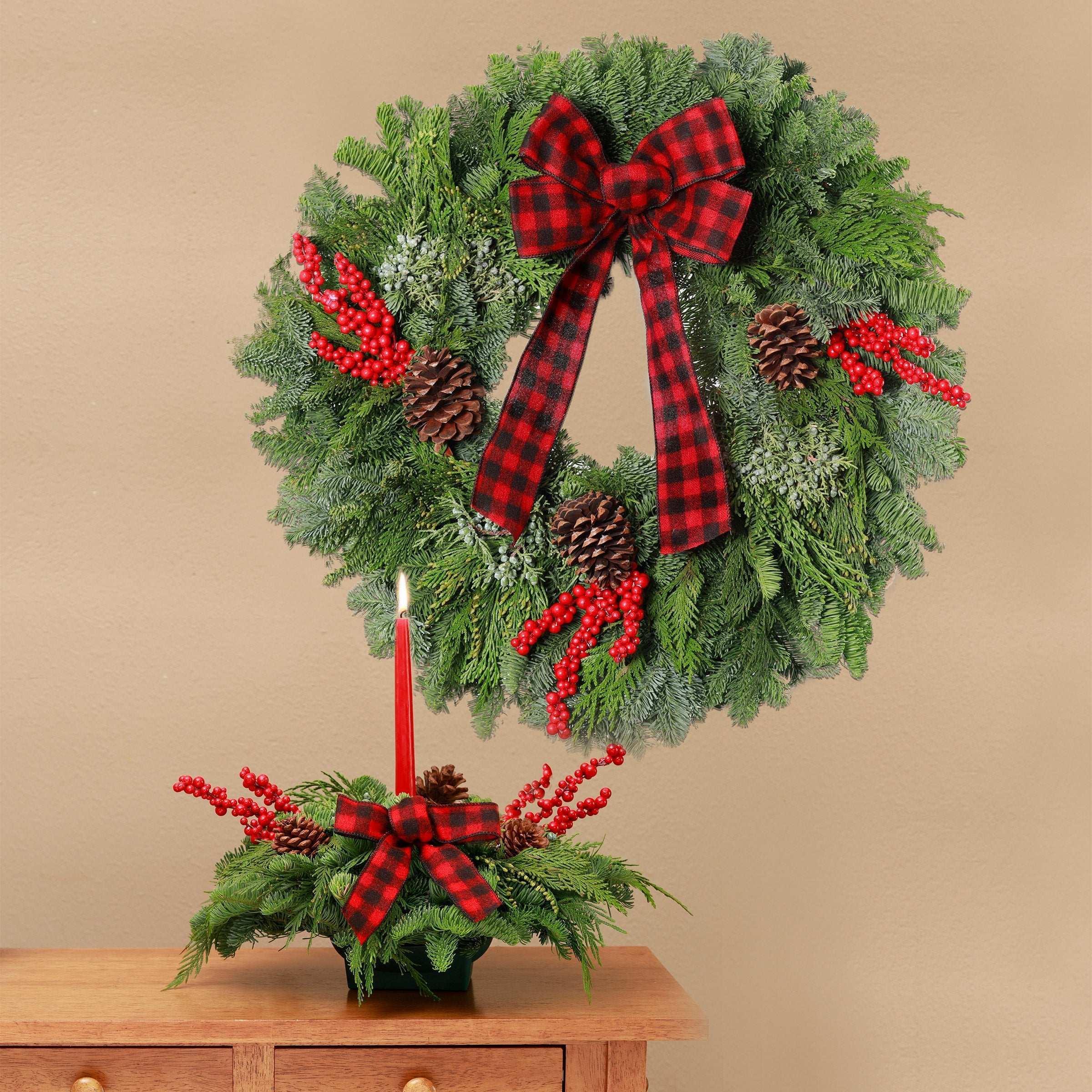 22" Fresh Holly Wreath & Centerpiece - Image 2
