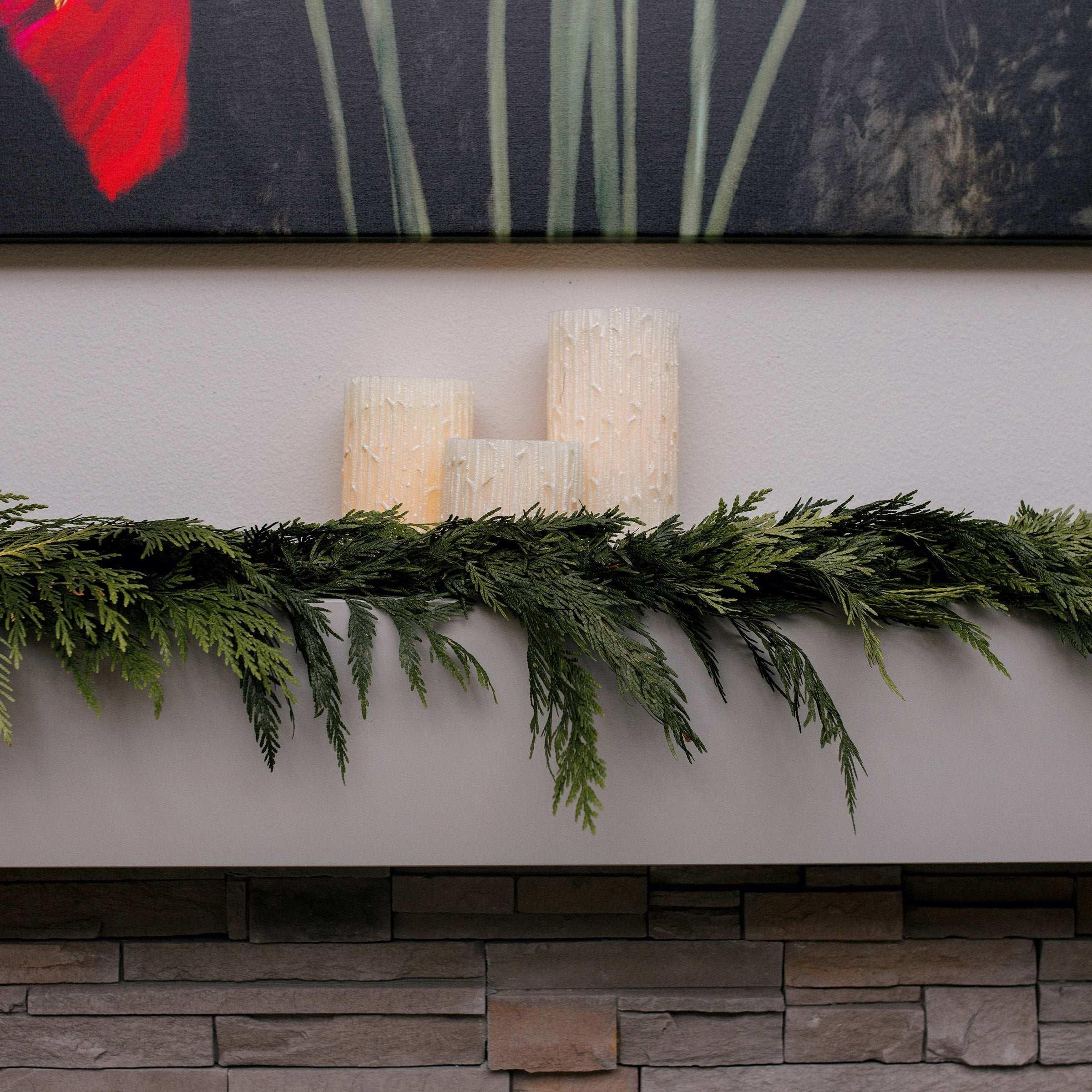 30’ Fresh Western Red Cedar Garland - Image 4