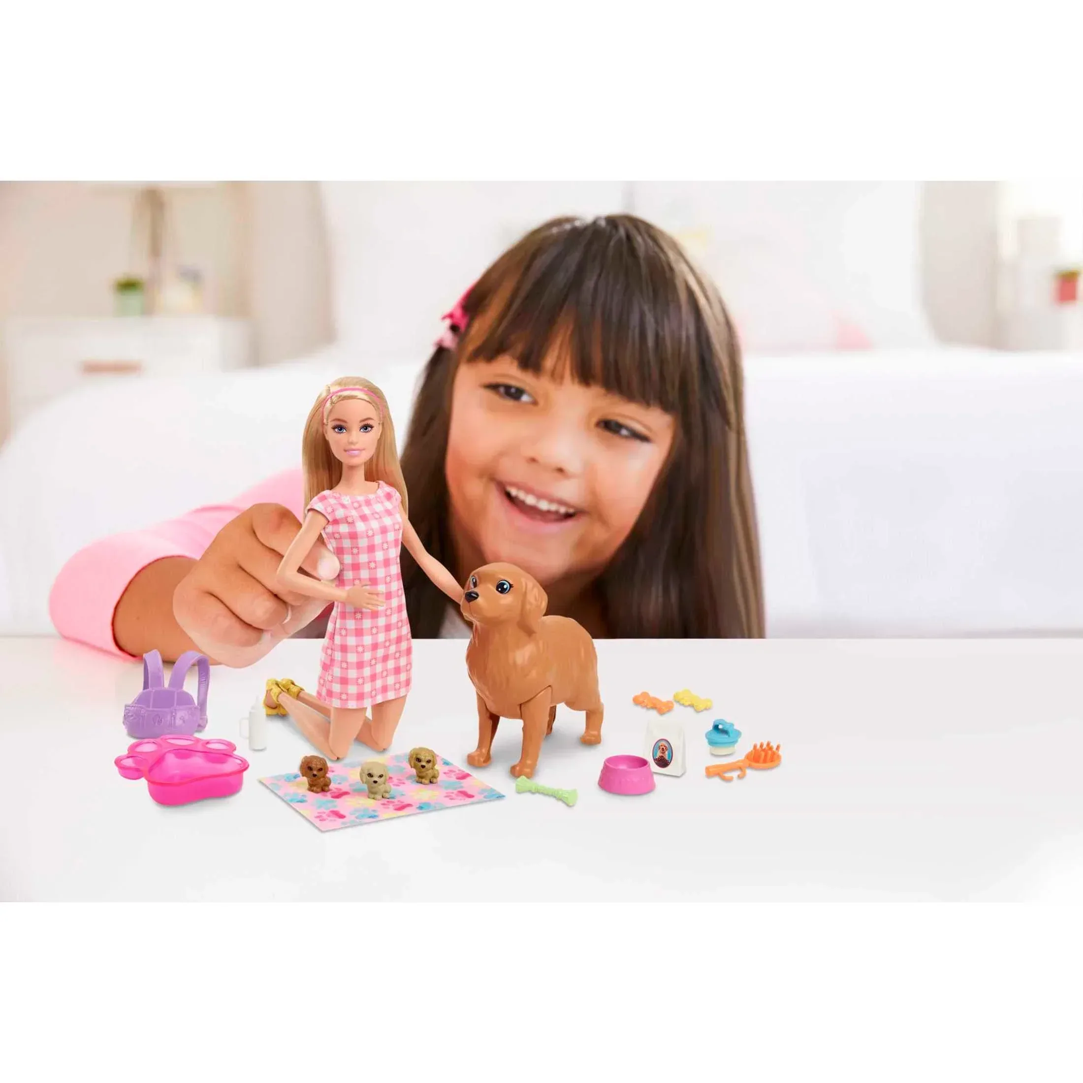 Barbie Doll & Newborn Pets Playset with Pregnant Mom Dog, Color-Change Puppies & Accessories, Blonde - Image 4