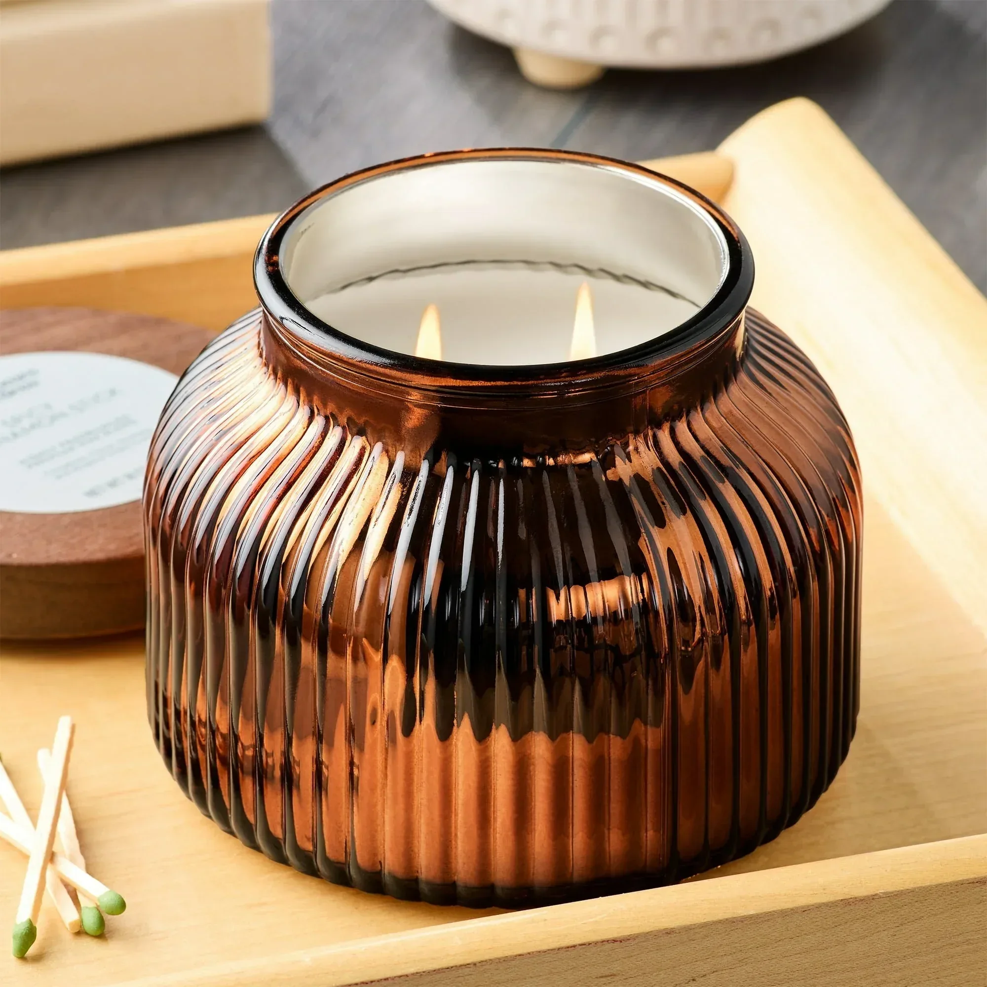 Better Homes & Gardens Scented Cotton 2-Wicks Ribbed Mecury Glass Jar Candle with Wooden Lid 18oz - Image 4
