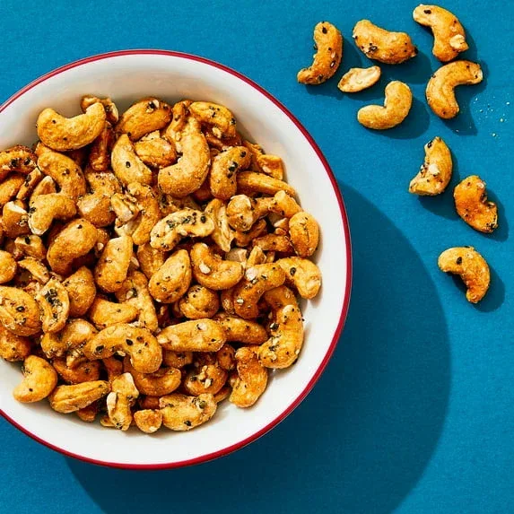 bettergoods Everything Seasoned Cashews, 10 oz - Image 4