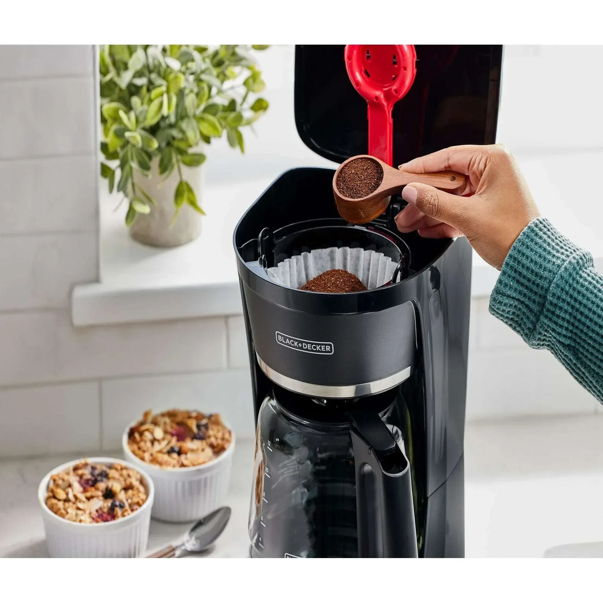 BLACK+DECKER Programmable 12-Cup Drip Coffee Maker with Custom Brew Strength, Black - Image 7