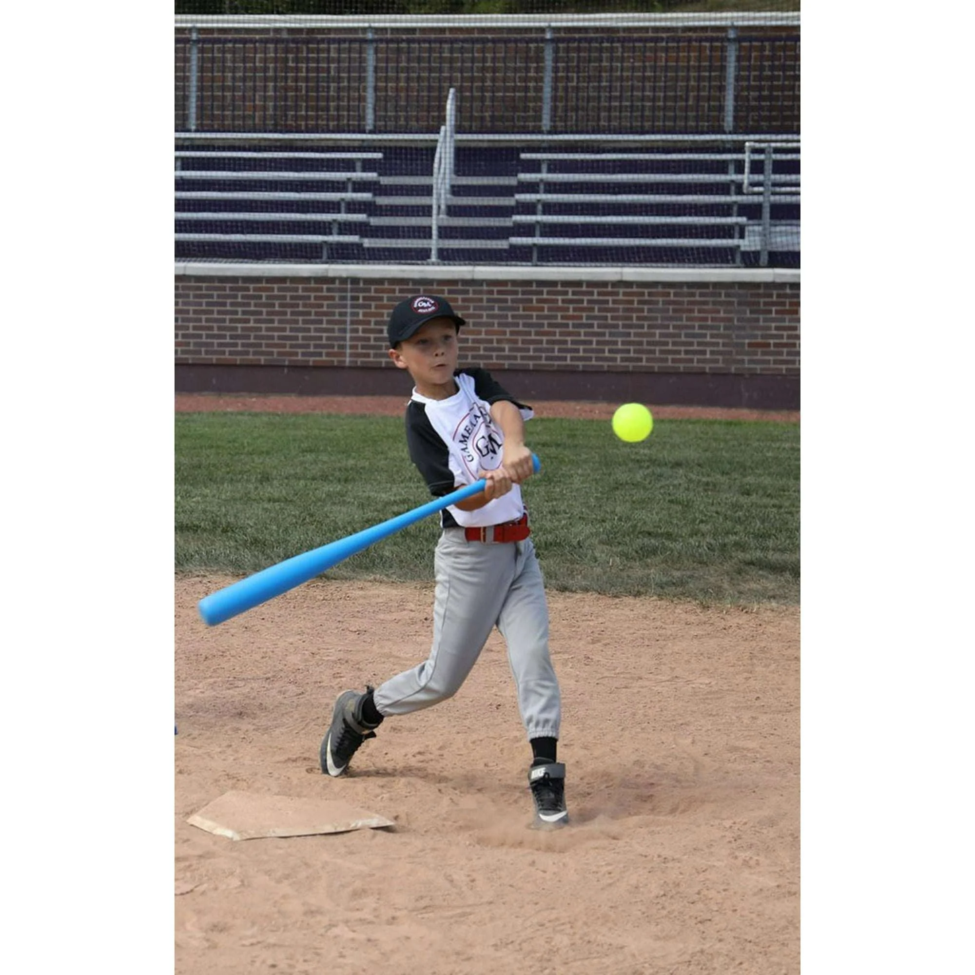 Blitzball- Plastic Backyard Baseball Bat and 2 Ball Combo Set - Image 12