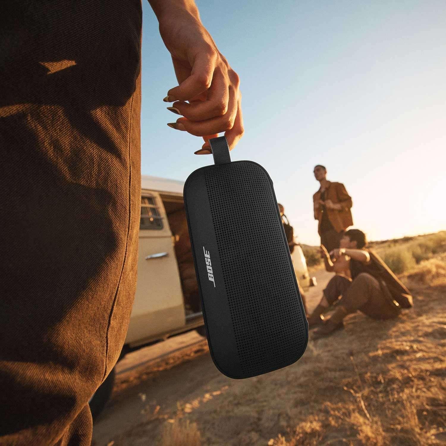 Bose 2nd Generation SoundLink Flex SE Portable Speaker - Image 2