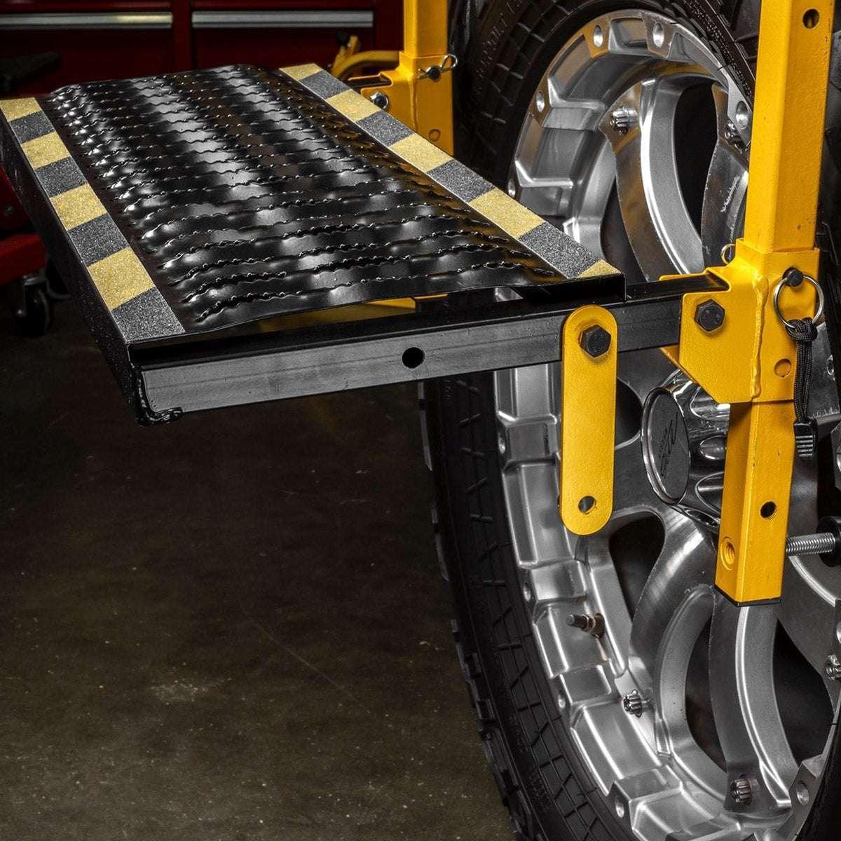 CAT 350 lb. Deluxe Truck and SUV Tire Service Step - Image 5