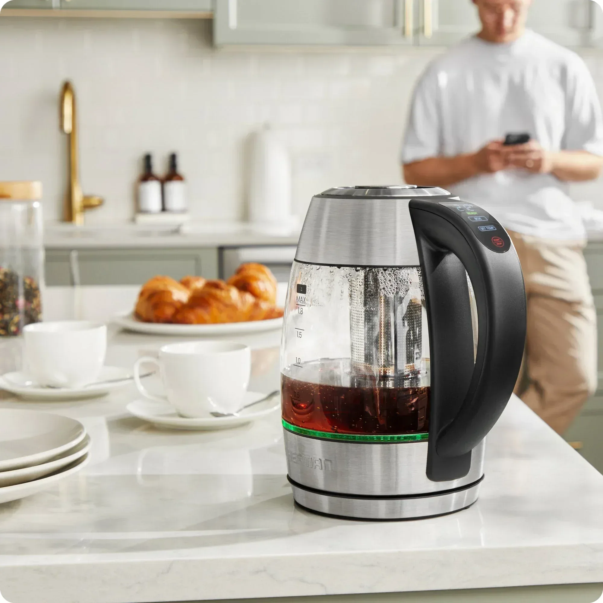 Chefman Custom-Temp 1.8L Electric Kettle - Image 3