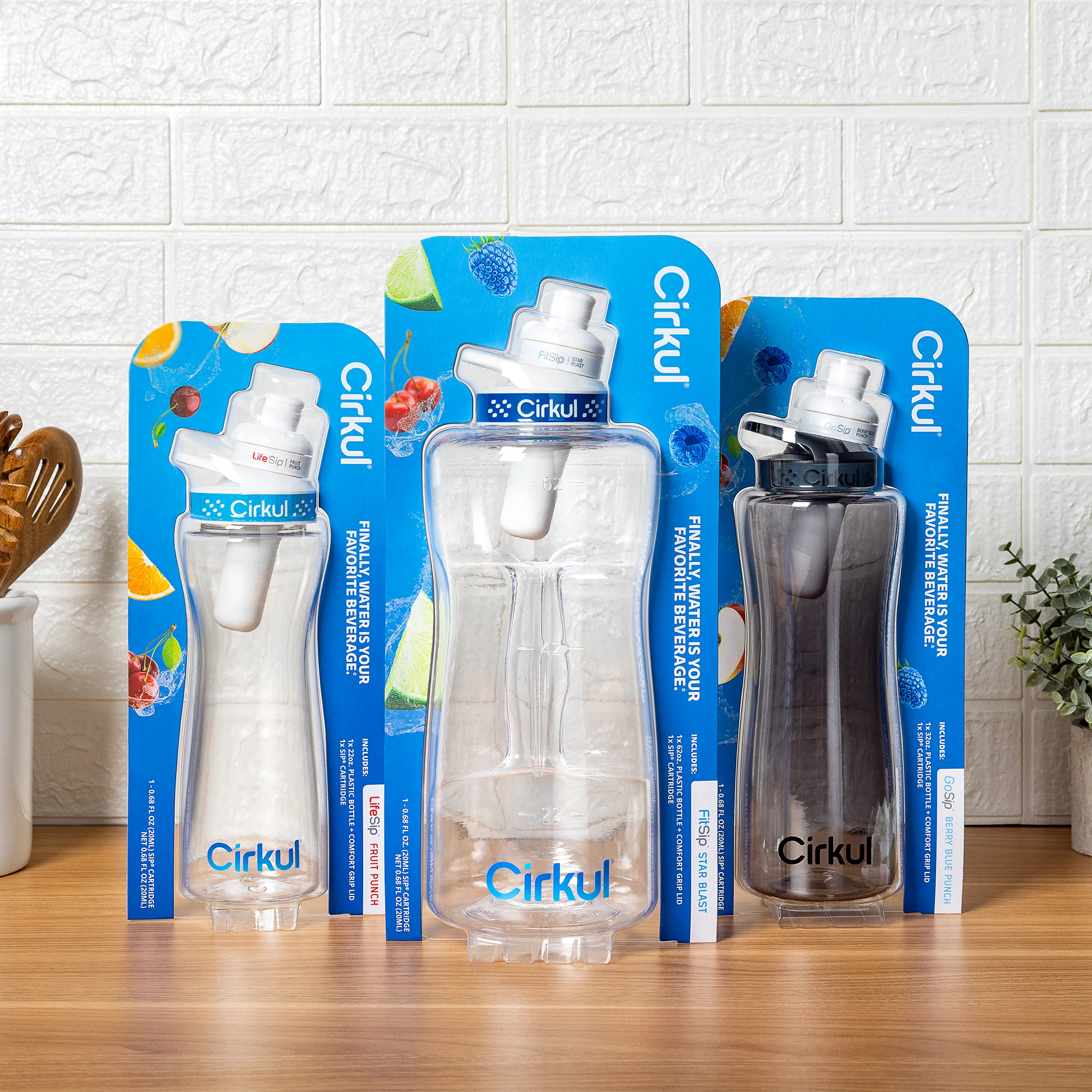Cirkul 32oz Gray Plastic Bottle with Black Lid and Flavor Cartridge (GoSip Berry Blue Punch) - Image 6