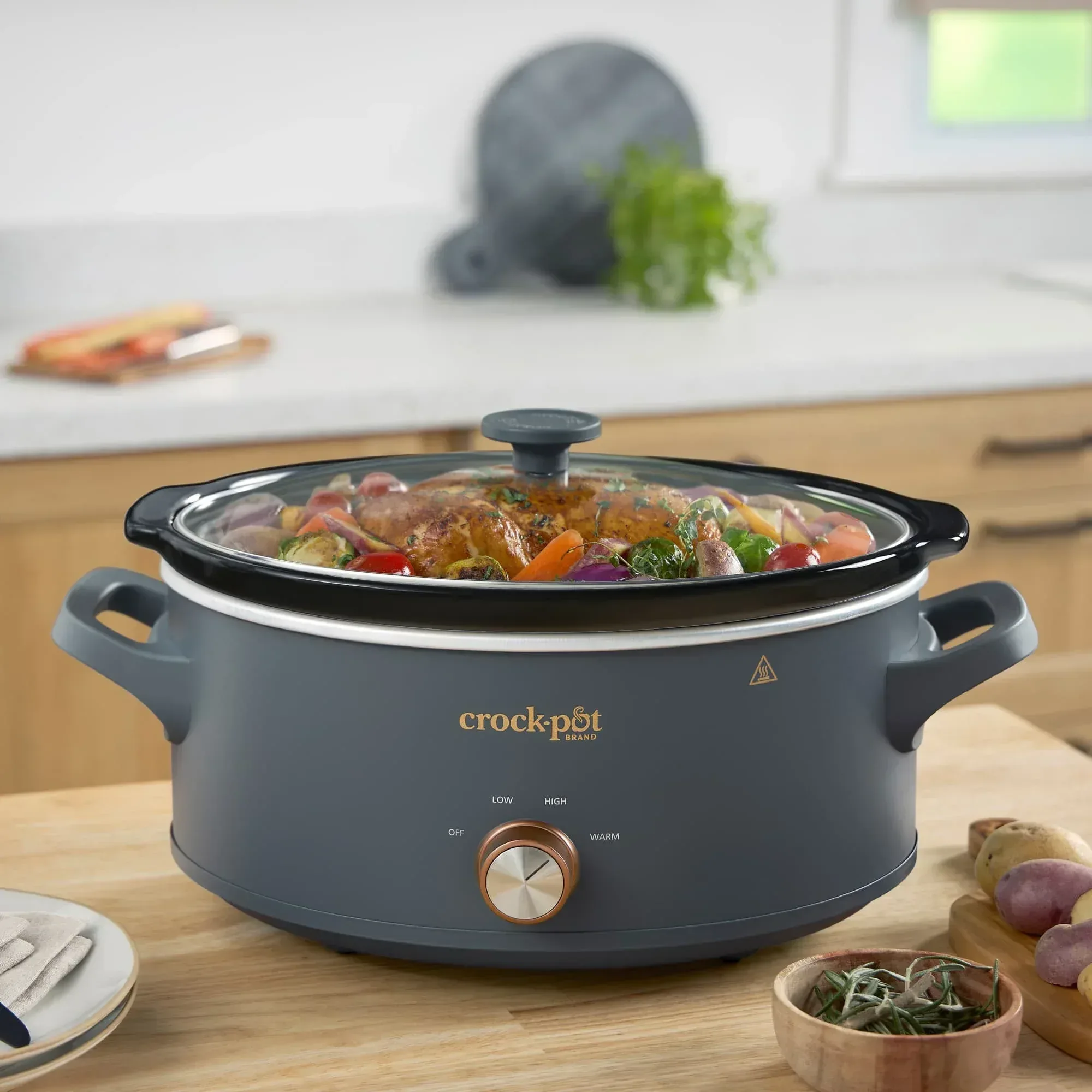 Crock-Pot® 7-Quart Classic Manual Slow Cooker, 3 Heat Settings - Image 4