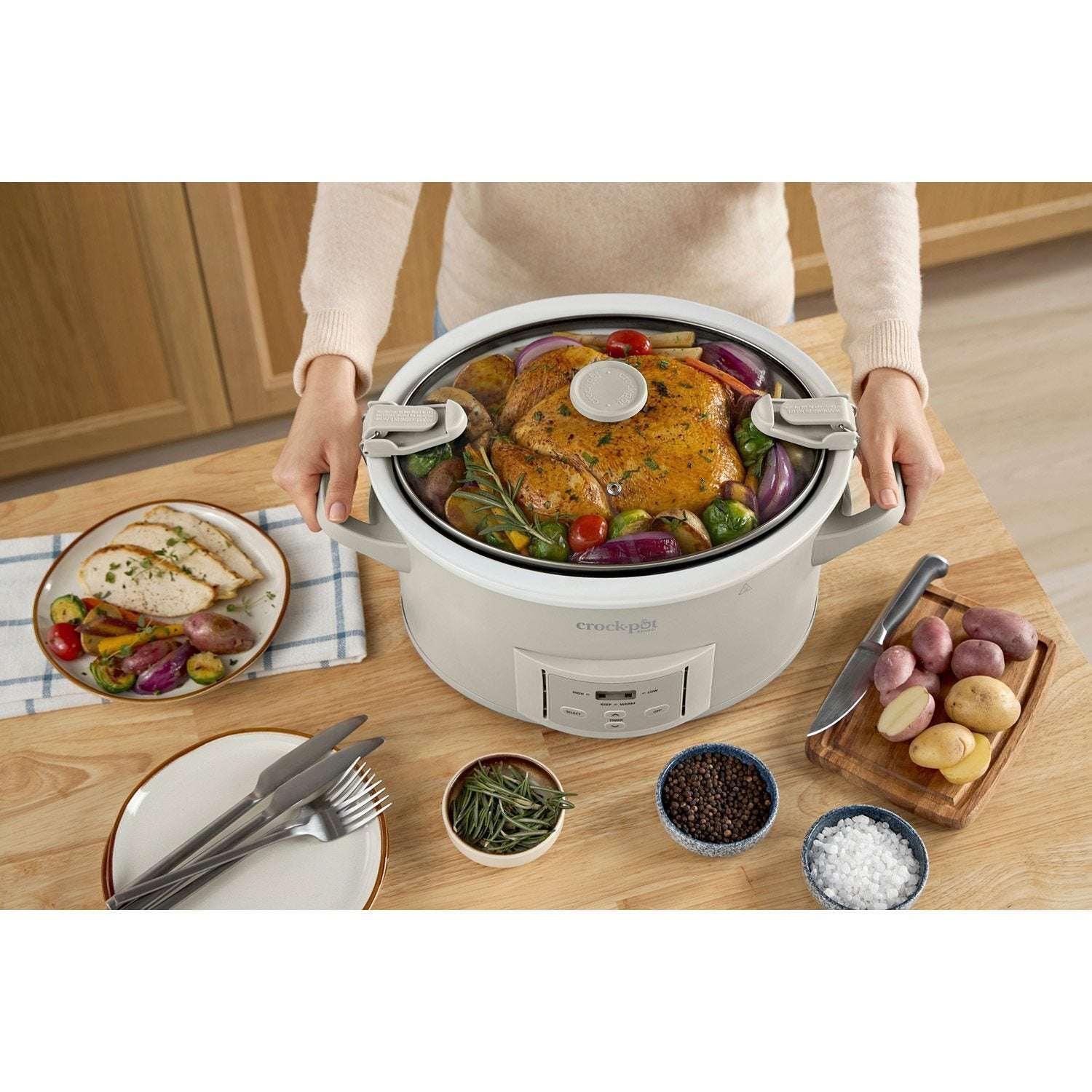 Crock-Pot Design Series 7-Quart Cook & Carry Slow Cooker - Image 7