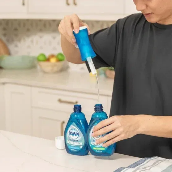 Dawn Platinum Plus Powerwash Dish Soap Spray, Fresh Clean, 1 Starter Kit + 2 Refills - Image 2