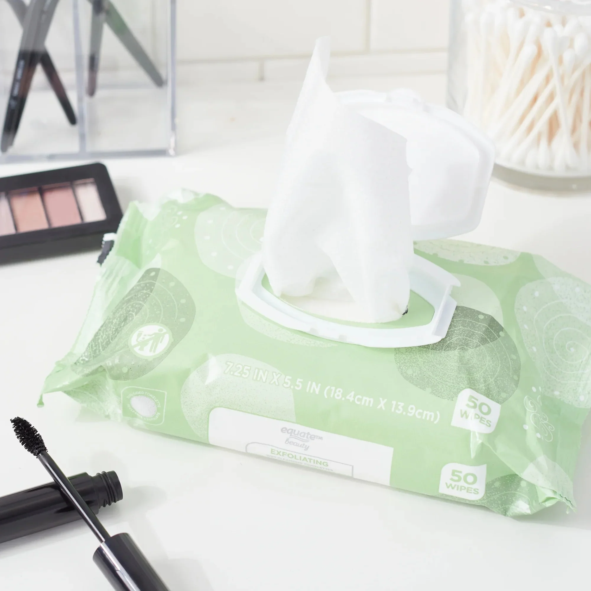 Equate Exfoliating Cleansing Towelettes with Cucumber, Aloe, and Green Tea, 100 Count - Image 2