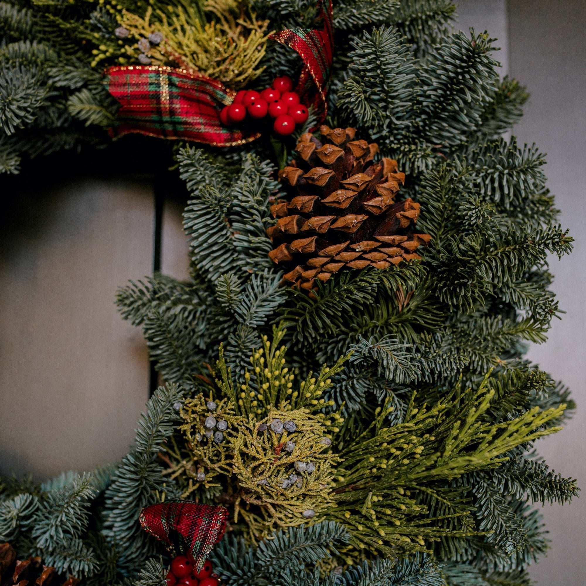 Fresh 22” Noble Fir Mixed Wreath - Image 3