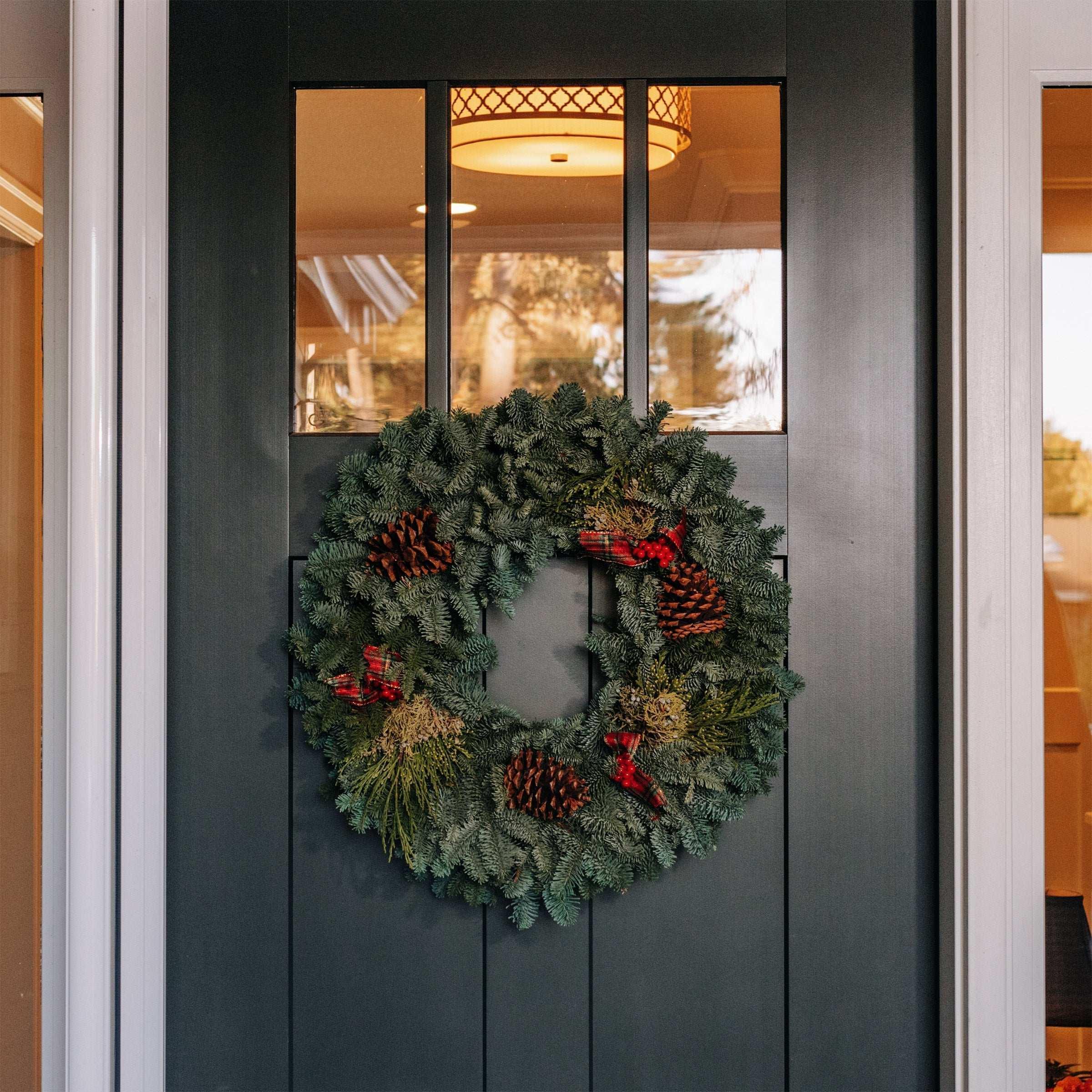 Fresh 22” Noble Fir Mixed Wreath - Image 4