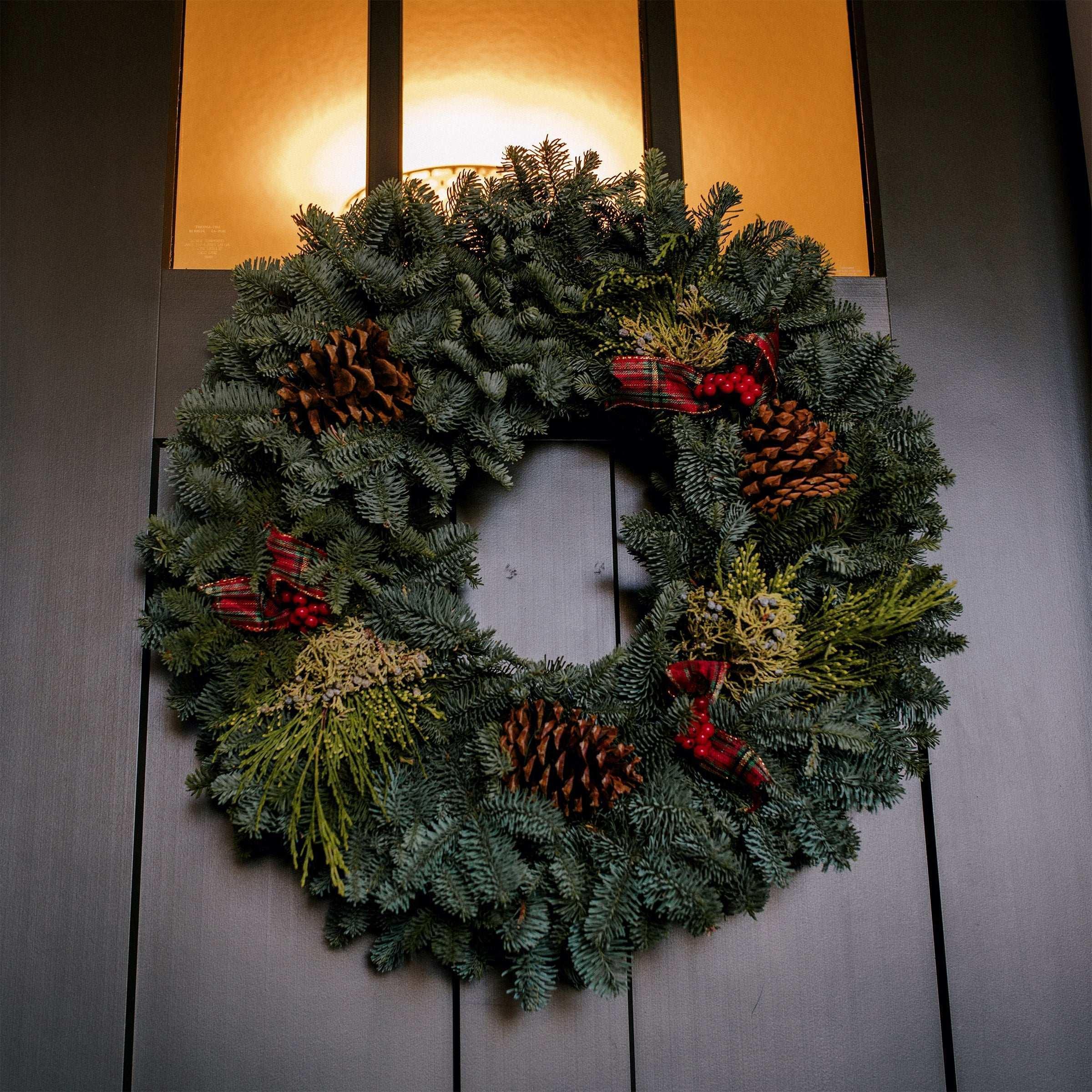 Fresh 22” Noble Fir Mixed Wreath - Image 5