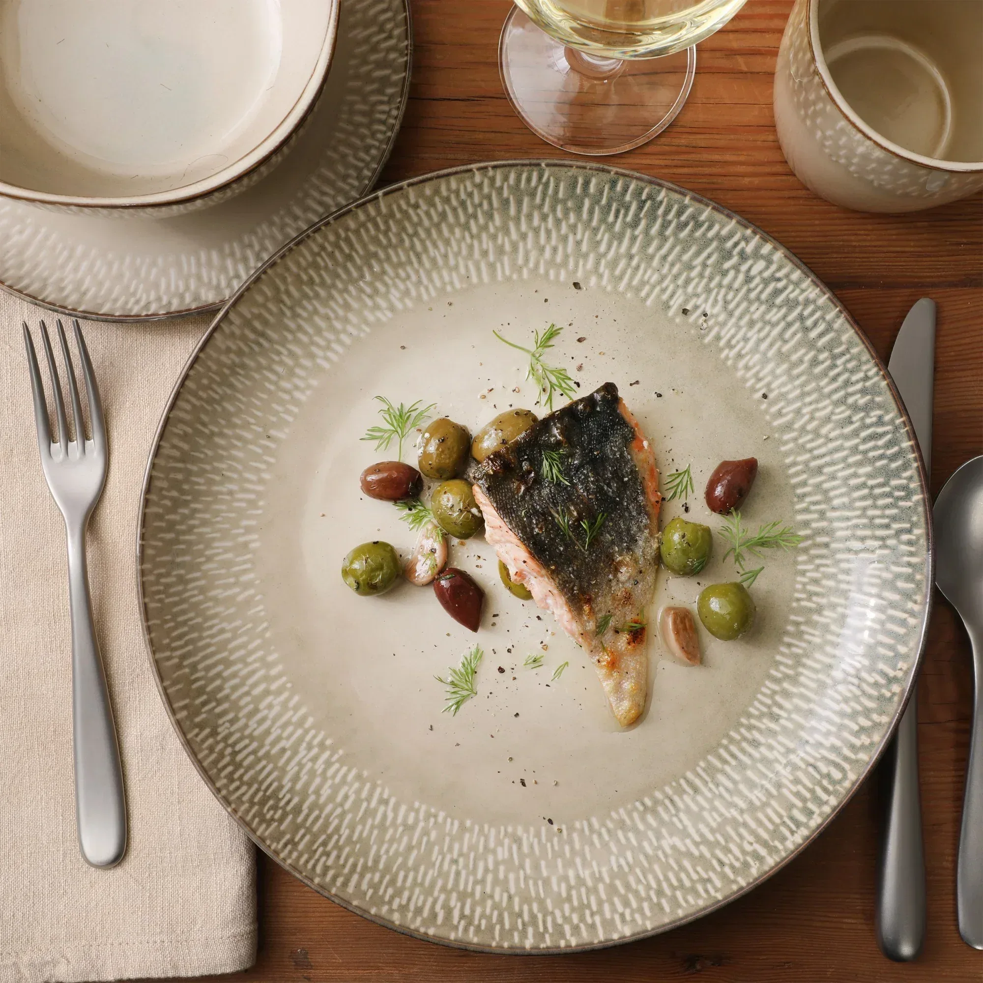 Gibson Elite Jasper 16 Piece Plates and Bowls Reactive Glaze Dishes Stoneware Ceramic Dinnerware Set - Service for 4 - Image 2