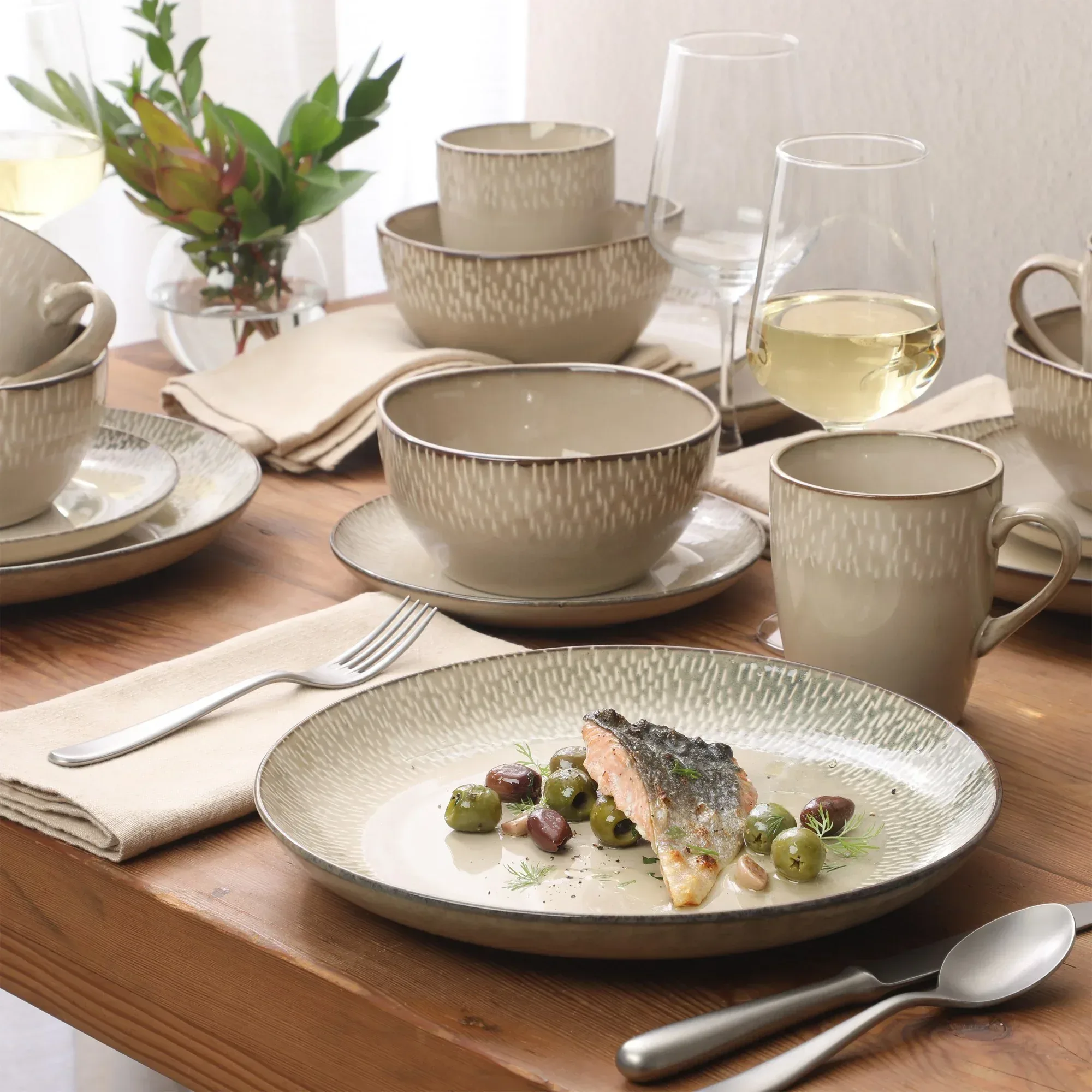 Gibson Elite Jasper 16 Piece Plates and Bowls Reactive Glaze Dishes Stoneware Ceramic Dinnerware Set - Service for 4 - Image 4