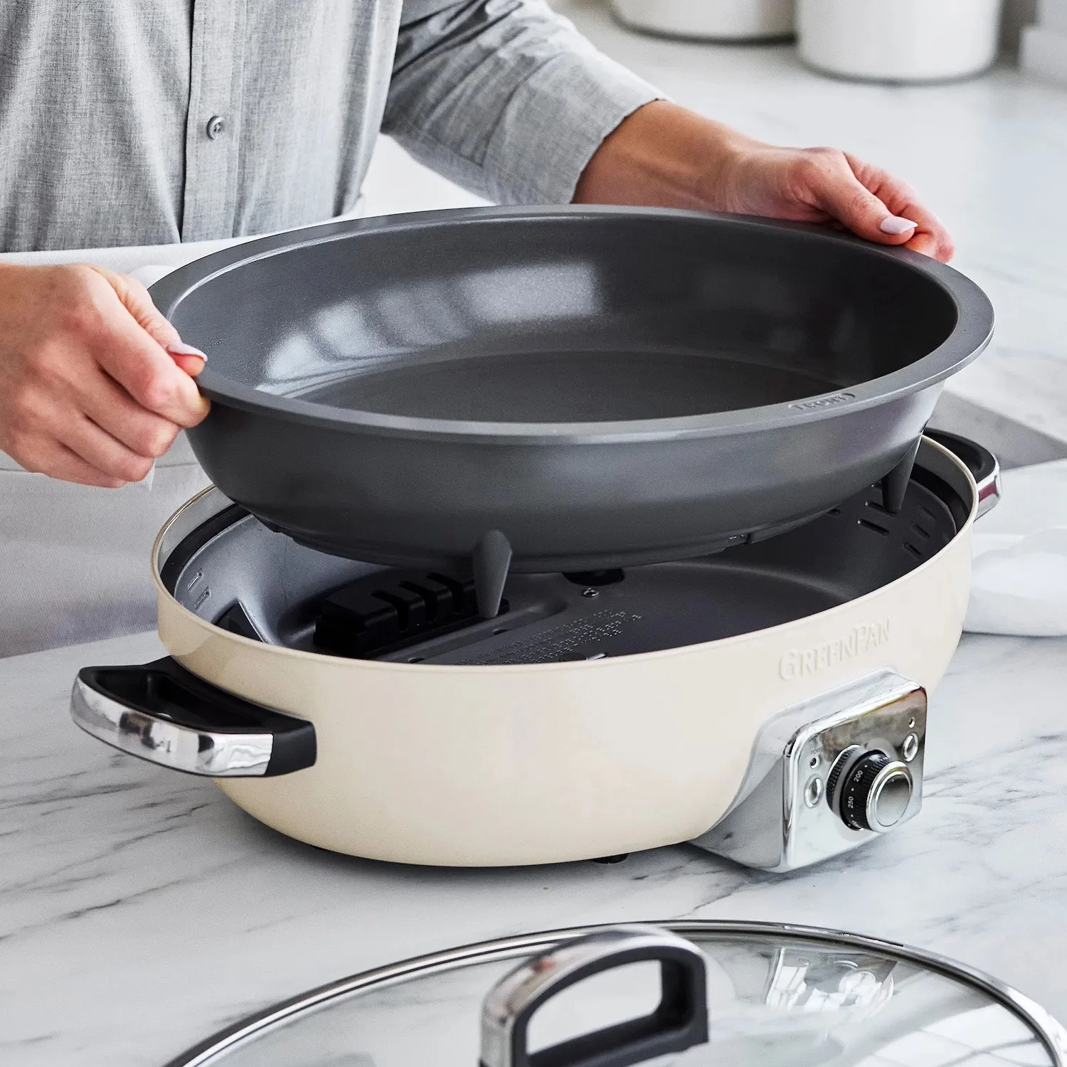 GreenPan Elite Ceramic Nonstick Oval Electric Skillet, 5.5 qt. - Image 12