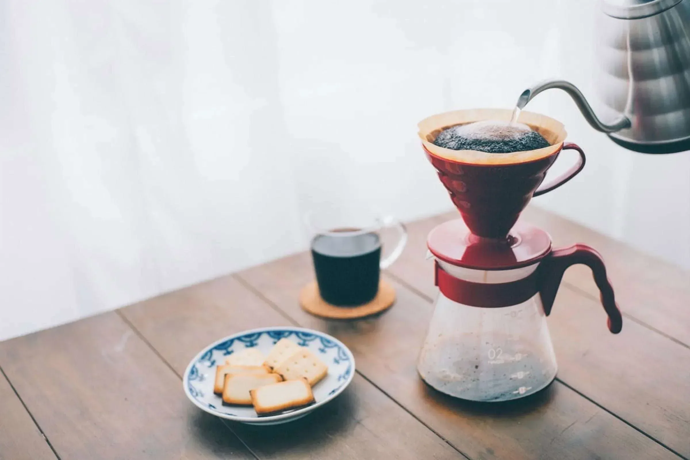 Hario V60 Pour Over Coffee Starter Set, 02 Red - Image 3