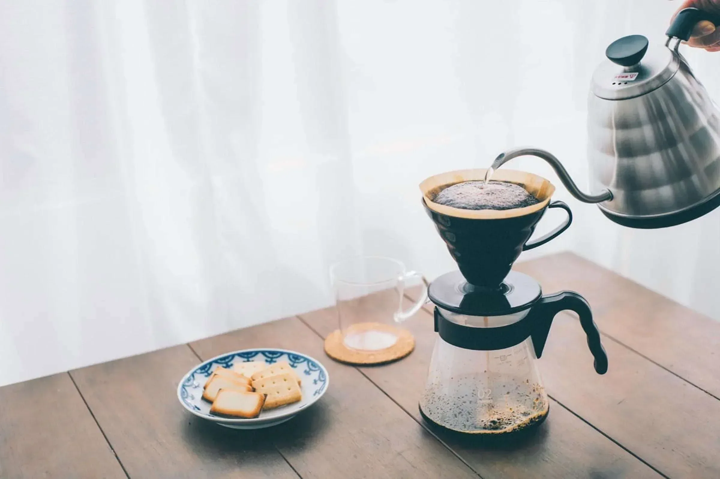 Hario V60 Pour Over Coffee Starter Set, 02 Red - Image 4