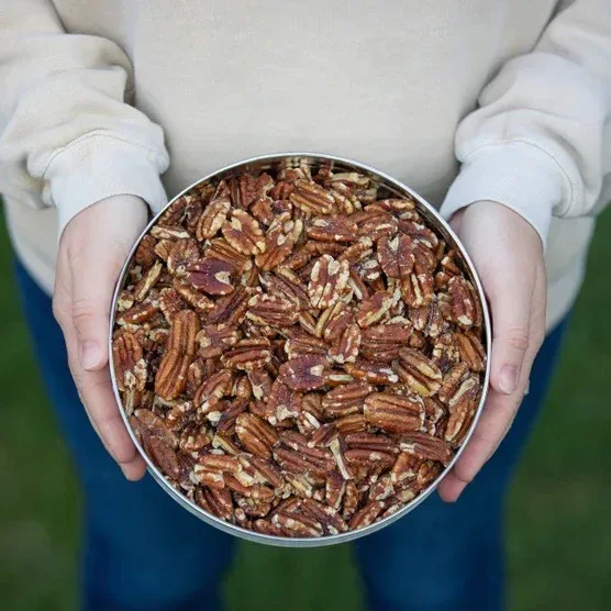 Heaton Pecans Roasted & Salted Pecans Tin 2.5 lbs - Image 4
