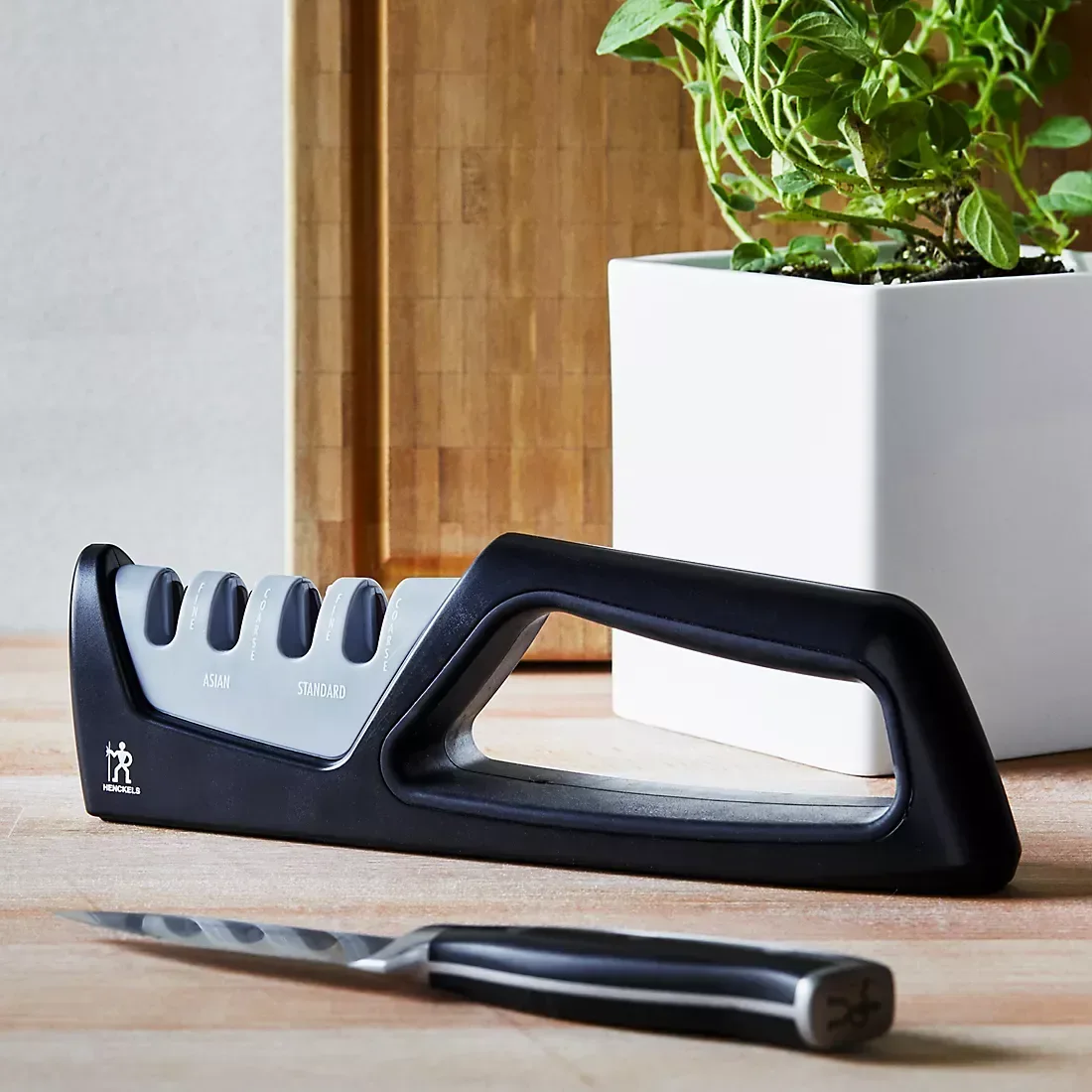 Henckels 4-Stage Knife Sharpener - Image 2