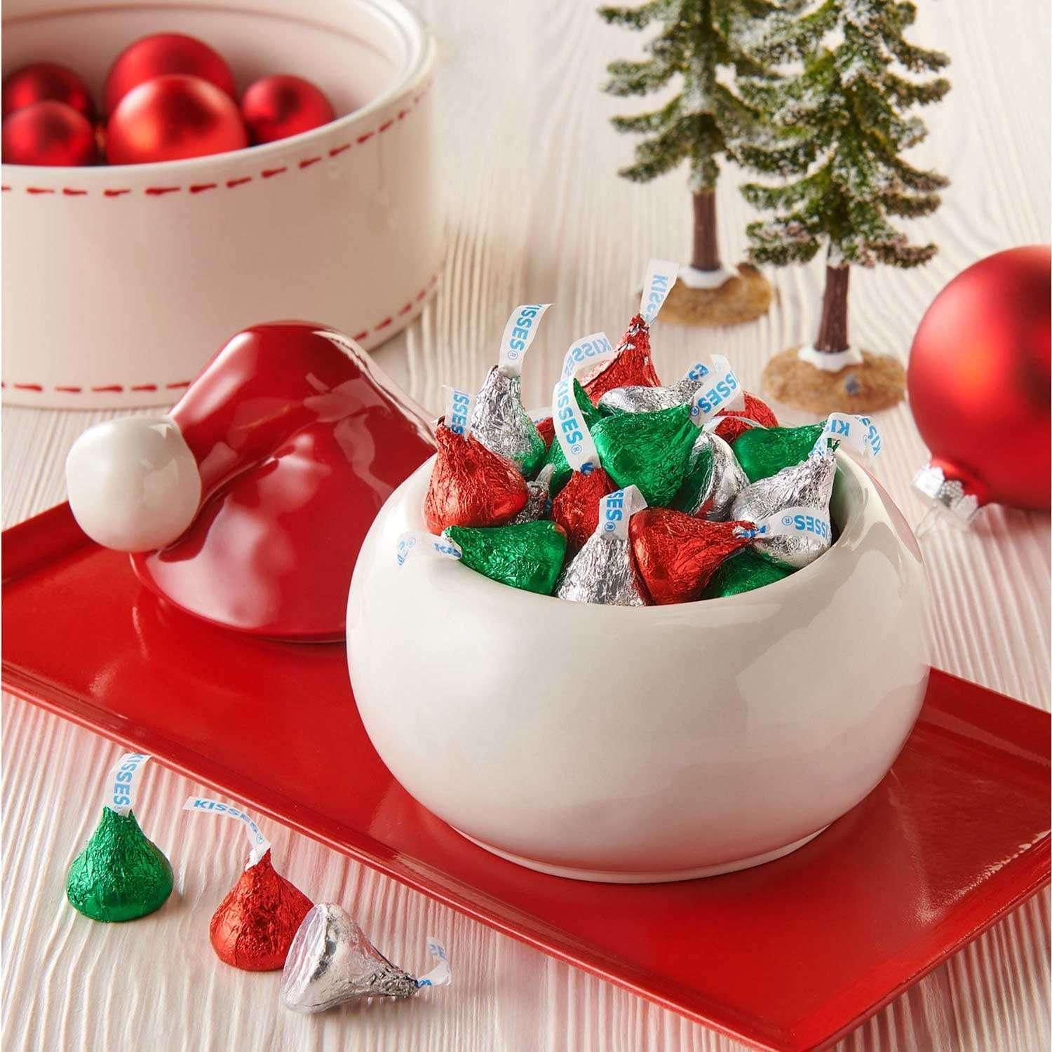 HERSHEY'S KISSES Christmas Milk Chocolate Candy, 335 pcs. - Image 6