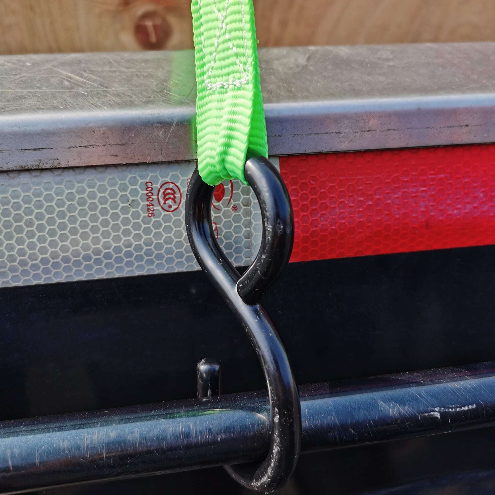 Hyper Tough 1 inch by 10 feet 500 lbs. S-Hook Ratchet Tie Down 4 Pack - Image 4