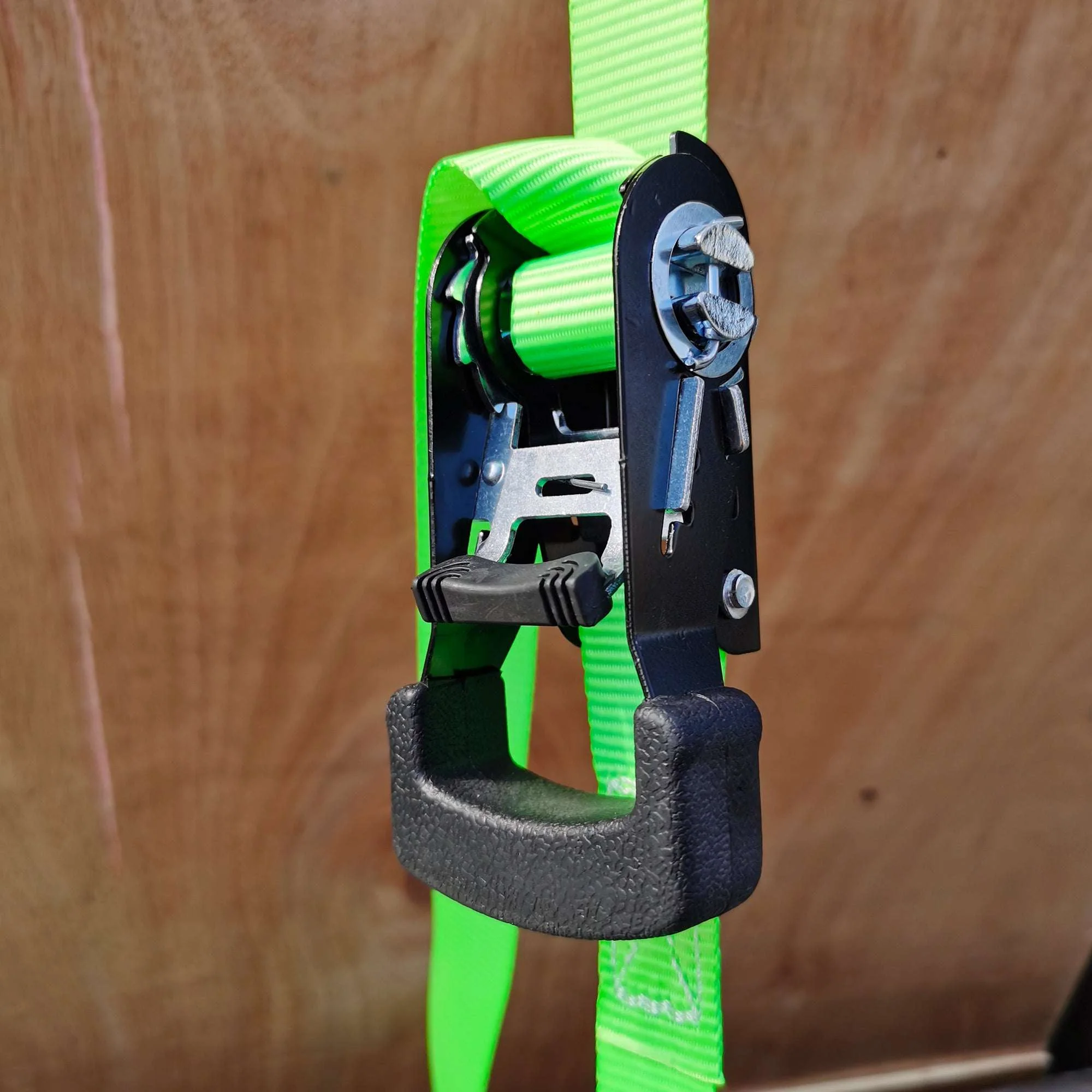 Hyper Tough 1 inch by 10 feet 500 lbs. S-Hook Ratchet Tie Down 4 Pack - Image 6