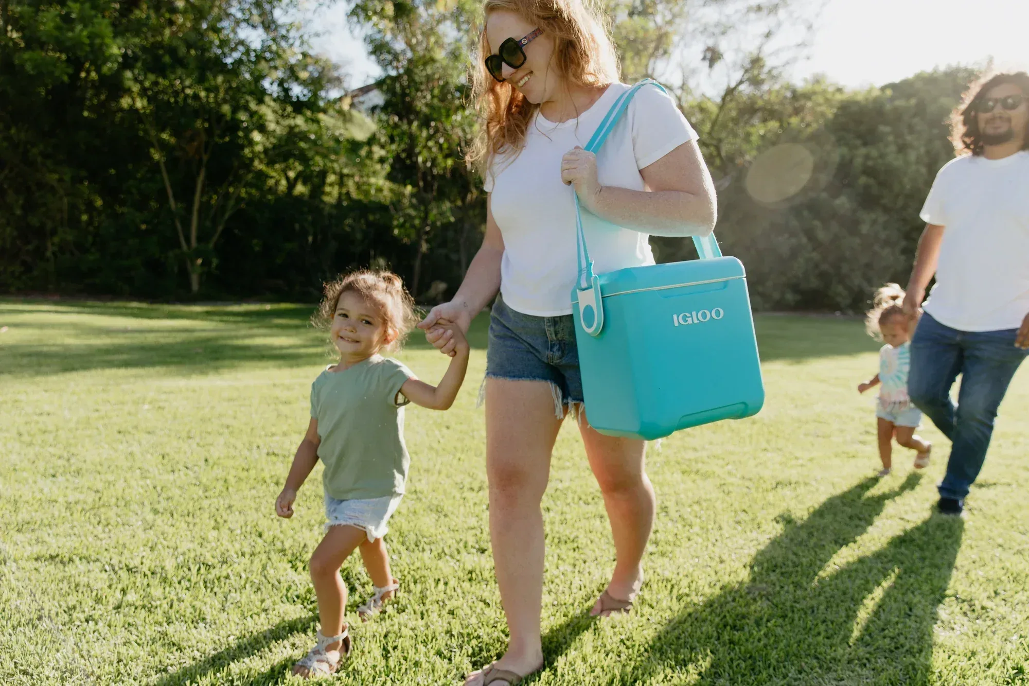 Igloo 11 QT Tag-A-Long Too Hard Side Cooler, Turquoise Blue - Image 7