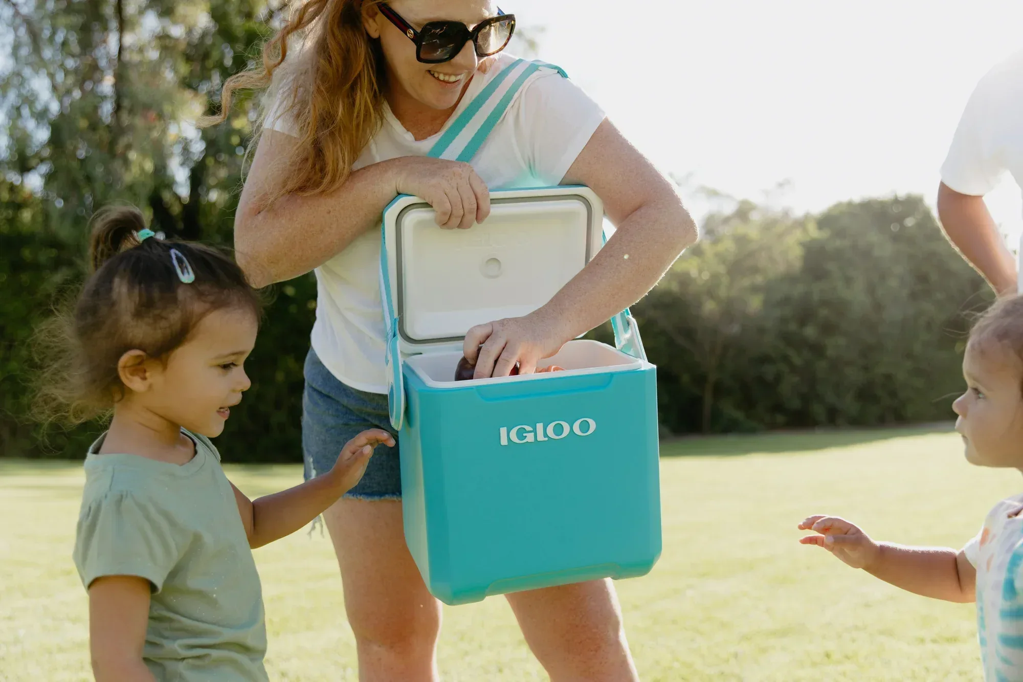 Igloo 11 QT Tag-A-Long Too Hard Side Cooler, Turquoise Blue - Image 8
