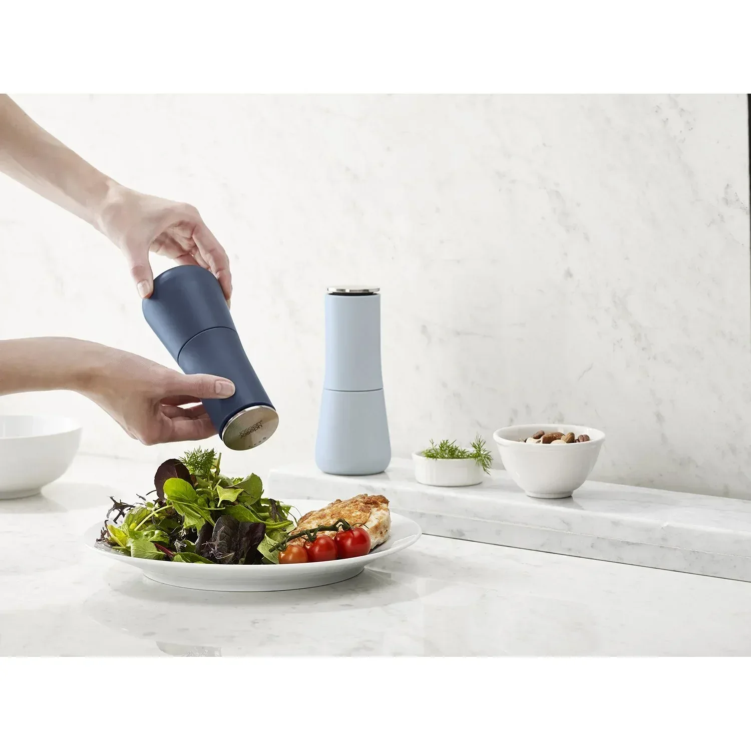Joseph Joseph Milltop Non-spill Salt & Pepper Set (Assorted Colors) - Image 11