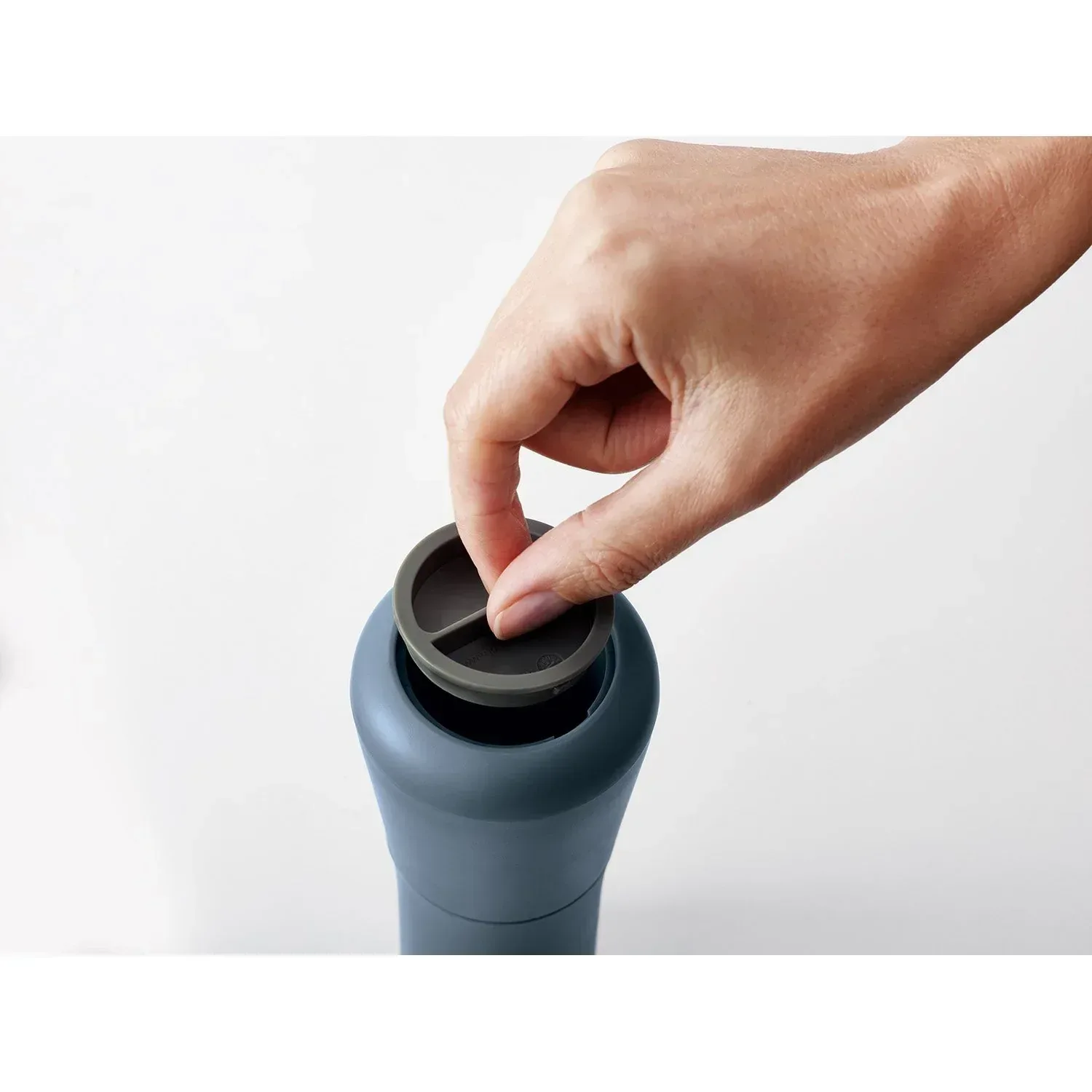 Joseph Joseph Milltop Non-spill Salt & Pepper Set (Assorted Colors) - Image 13
