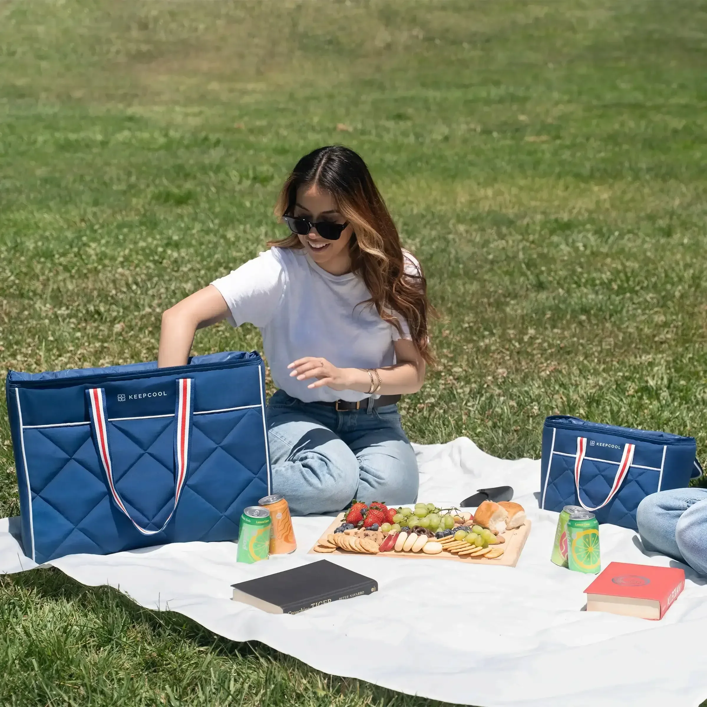 KeepCool Quilted Gemma Cooler Bags, Large and Lunch - Image 9