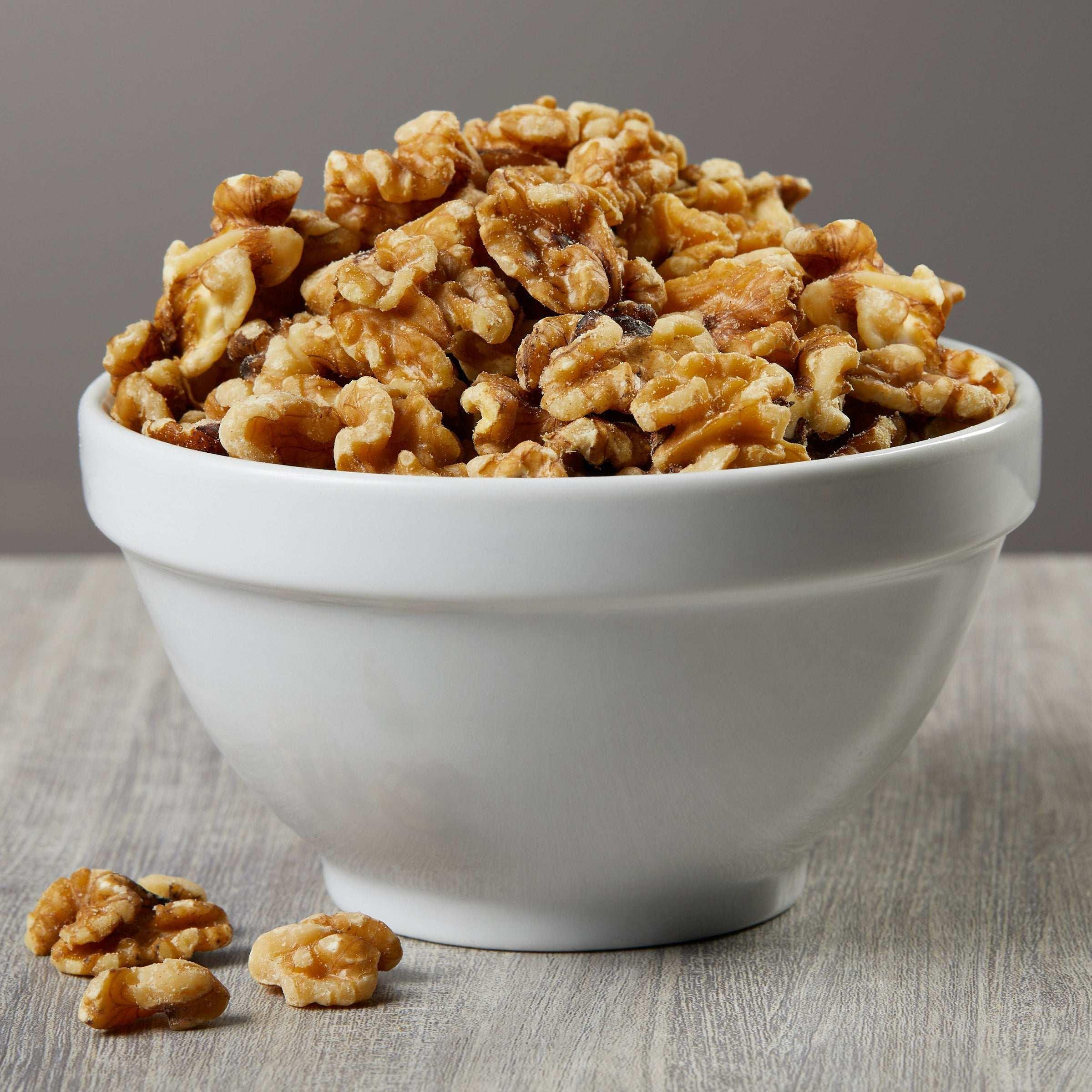 Kirkland Signature Walnut Halves, 3 lbs - Image 5