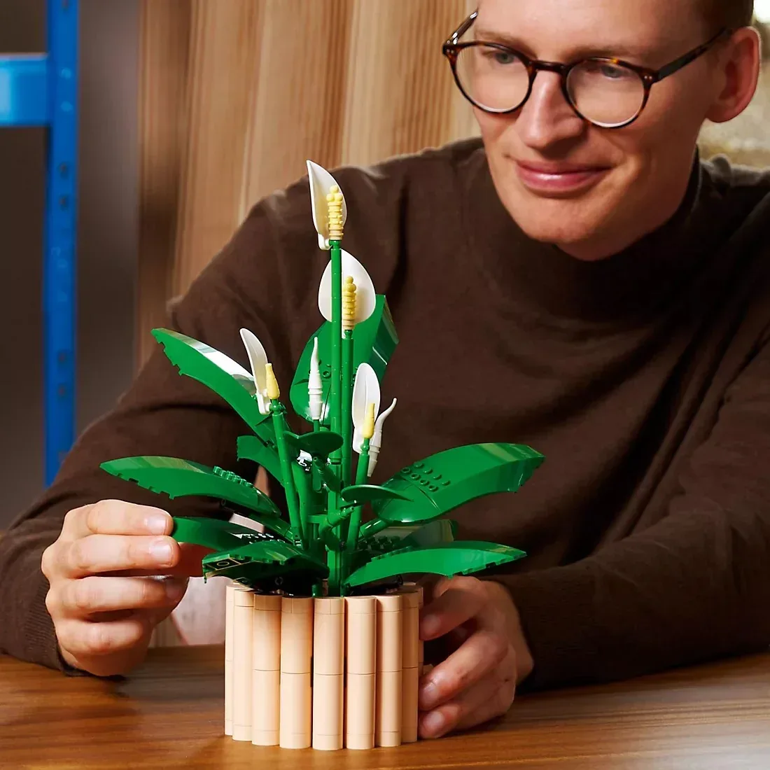 LEGO Botanicals Peace Lily Flower Room Decor 11504 - Image 3