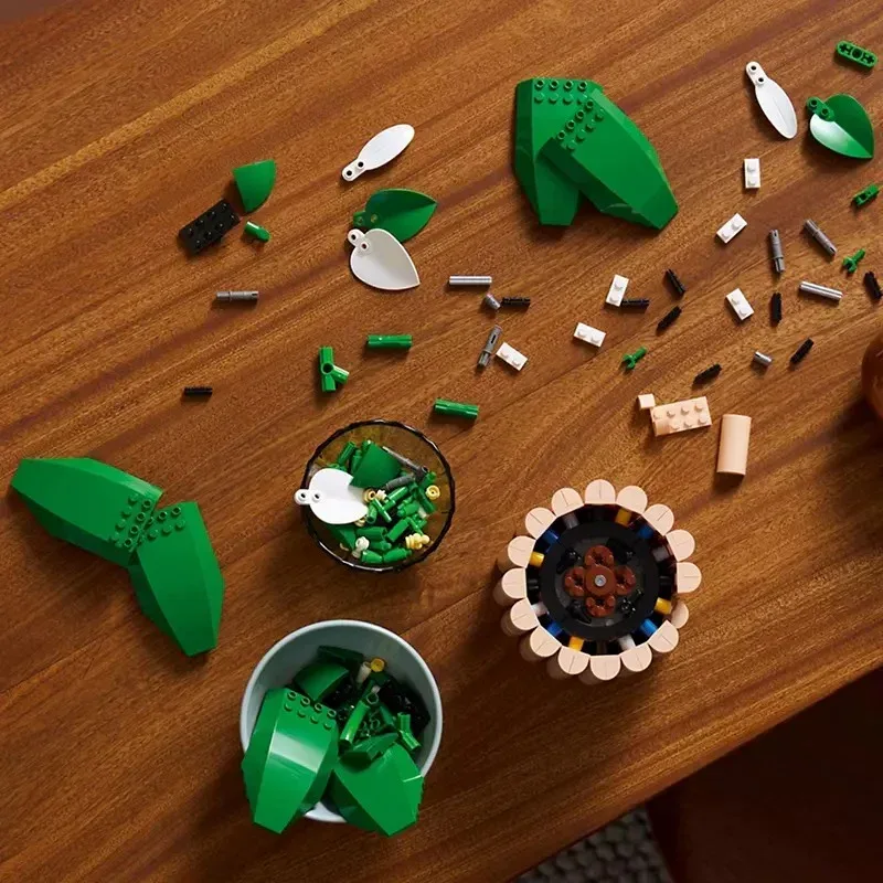 LEGO Botanicals Peace Lily Flower Room Decor 11504 - Image 4