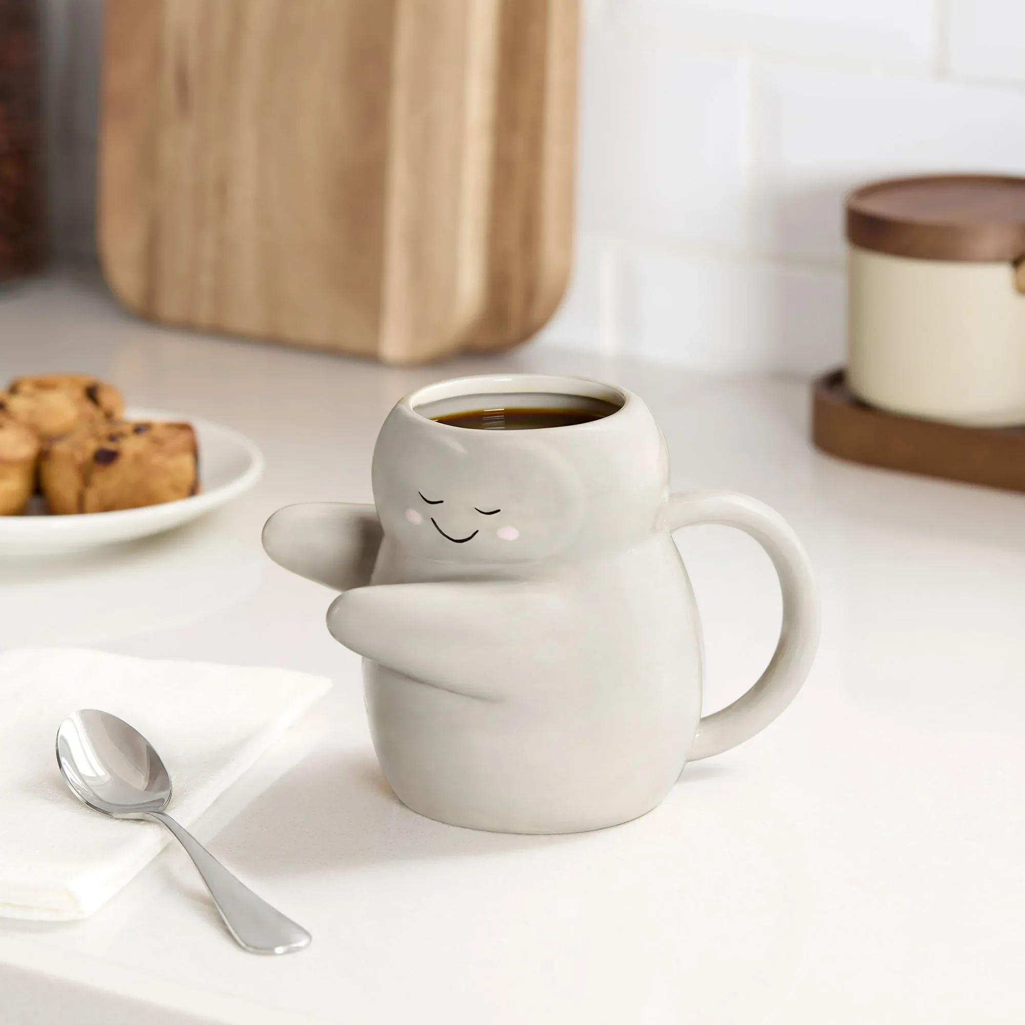Mainstays 15.89 oz Gray Sculpted Hug Earthenware Mug - Image 4
