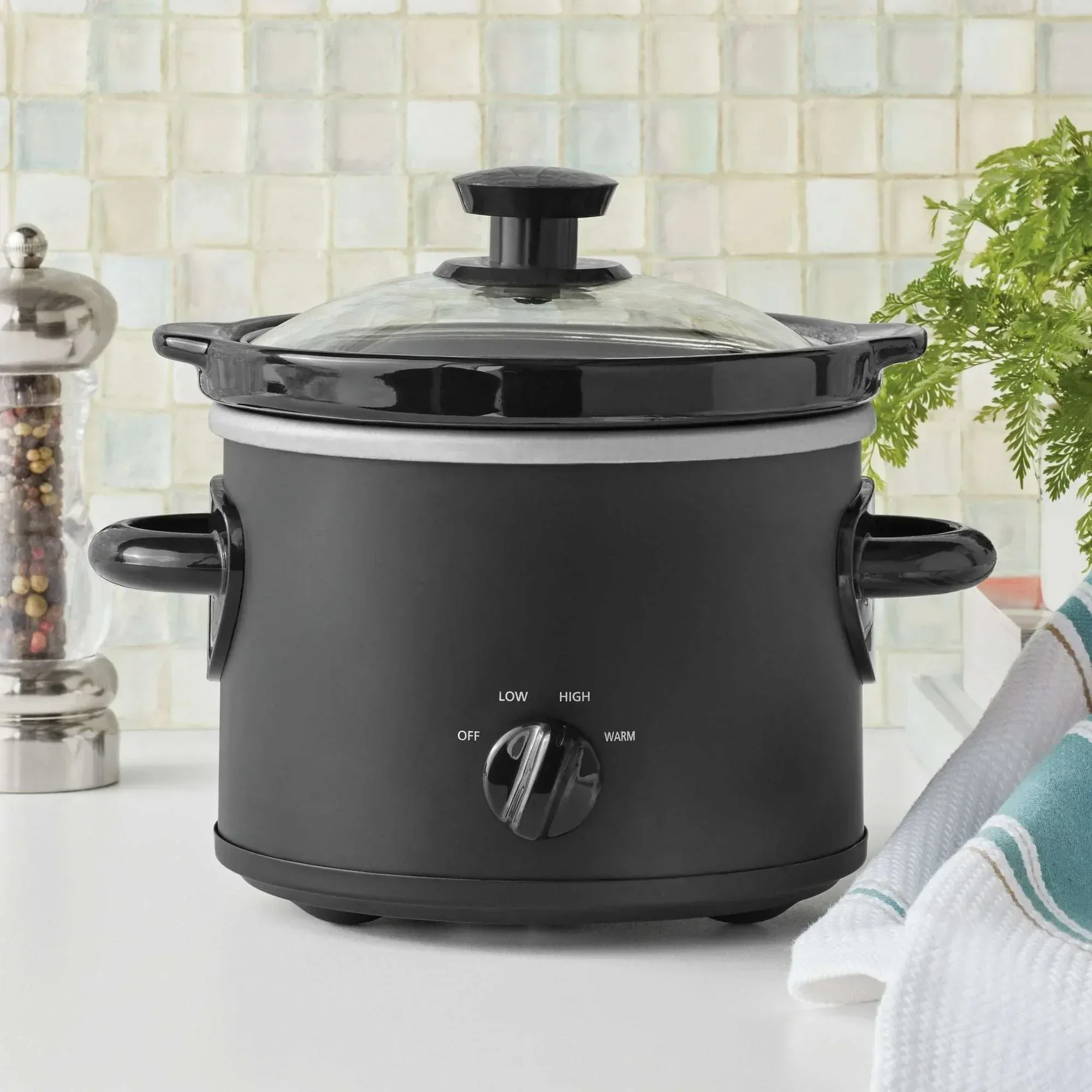 Mainstays 2 Qt Manual Slow Cooker, Matte Black - Image 2