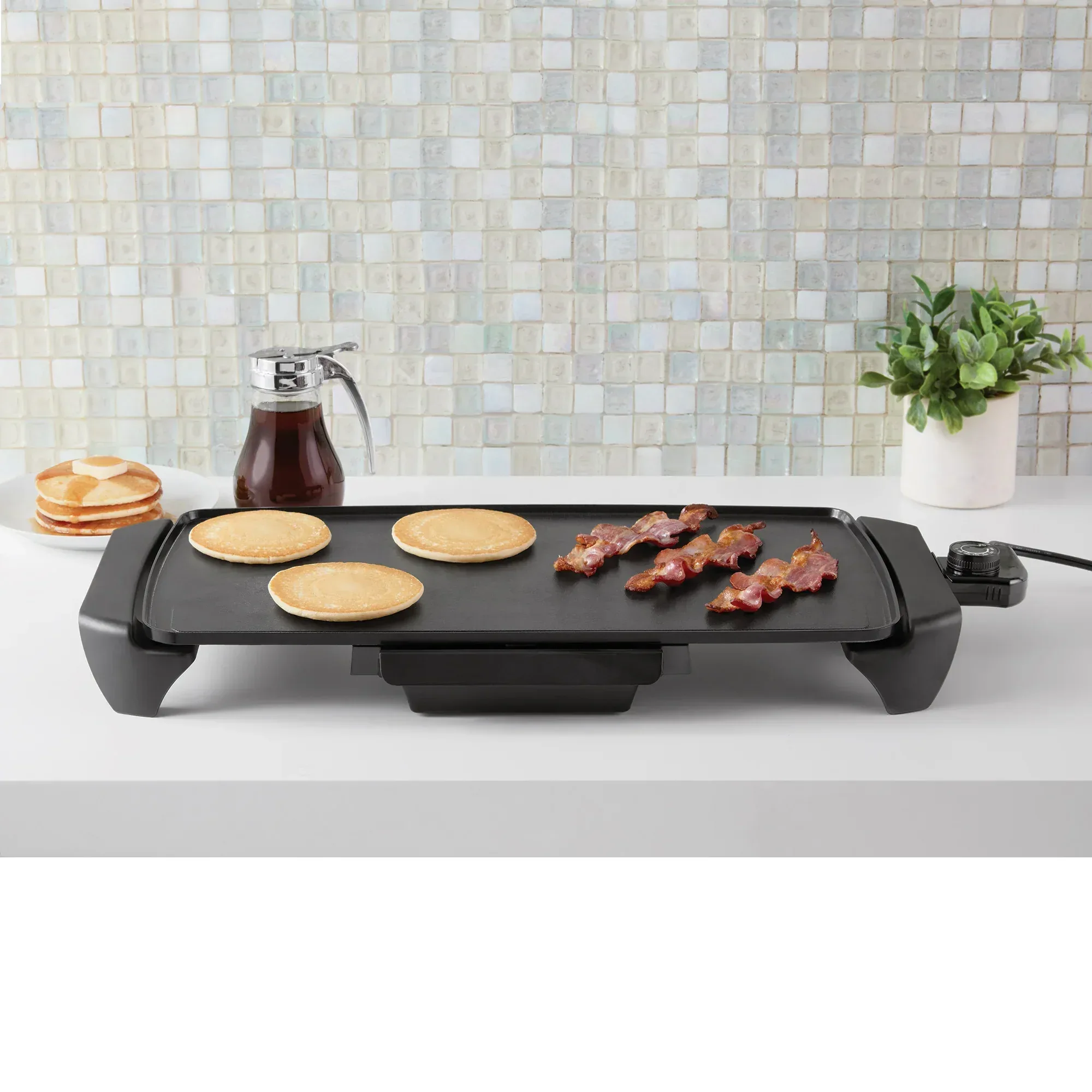 Mainstays 20” Electric Griddle - Non-Stick, Temperature Control,1500 W,Ceramic Coating - Image 4
