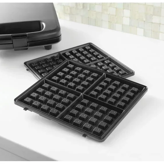Mainstays 4 Slice Waffle Maker, Removable Plates, Black Matte, Model MS8400778514-1 - Image 4