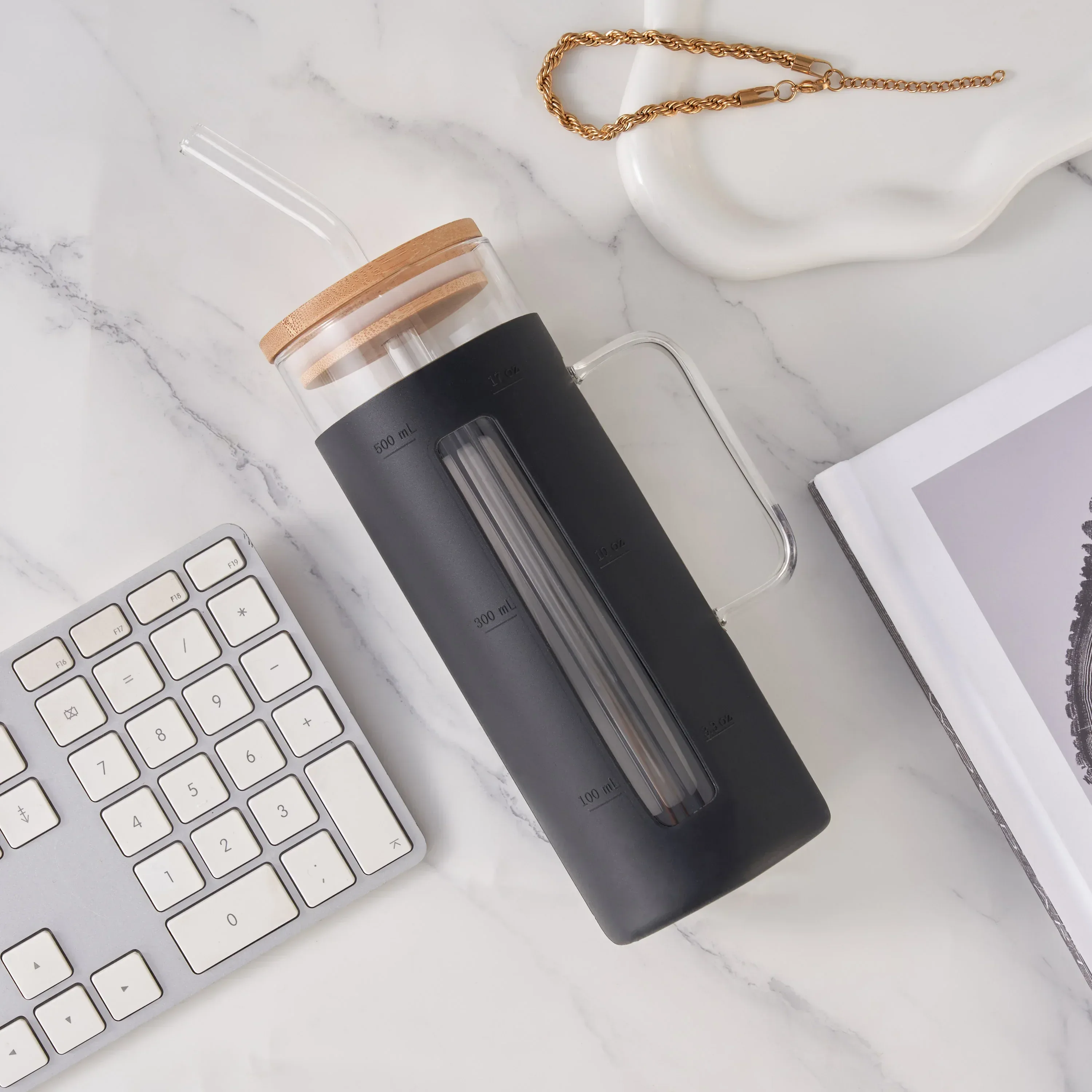 Mainstays Glass 22oz Tumbler with Black Protective Silicone Sleeve, Bamboo lid, Glass Straw - Image 3