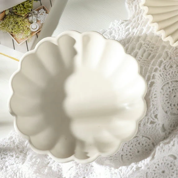 Mainstays Scalloped White Decorative Tabletop Bowl - Image 3
