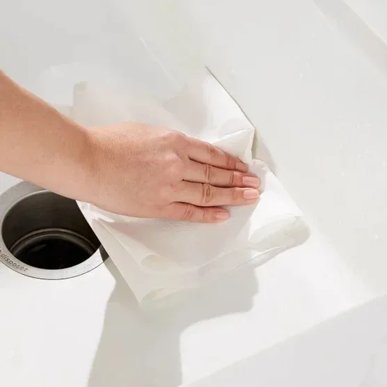 Marathon Centerpull Towel, 1-Ply, 324 Sheets, 6-count - Image 3