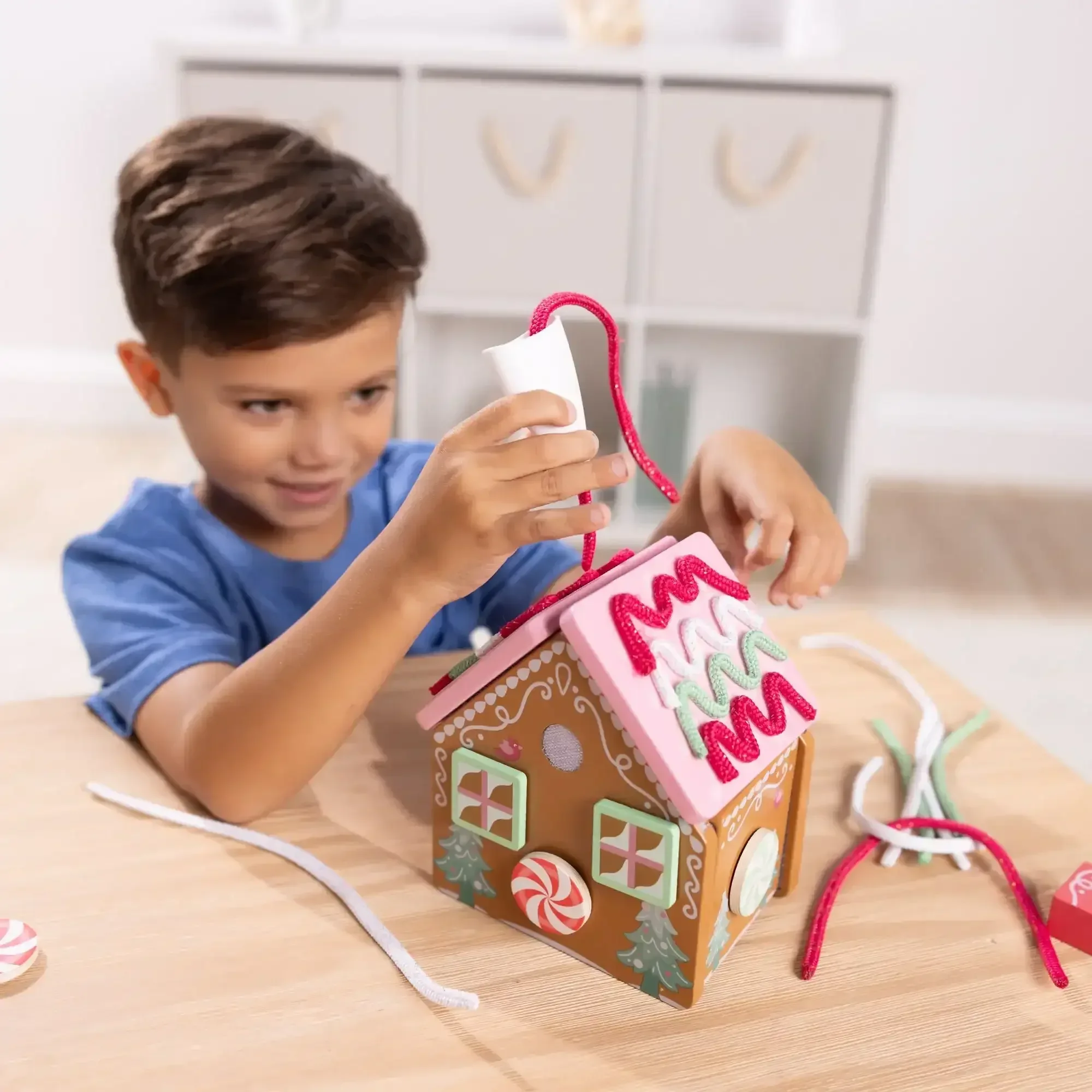Melissa & Doug Pink Wooden Gingerbread House Reusable, Mess-Free Play Set Activity for Boys and Girls - Image 8