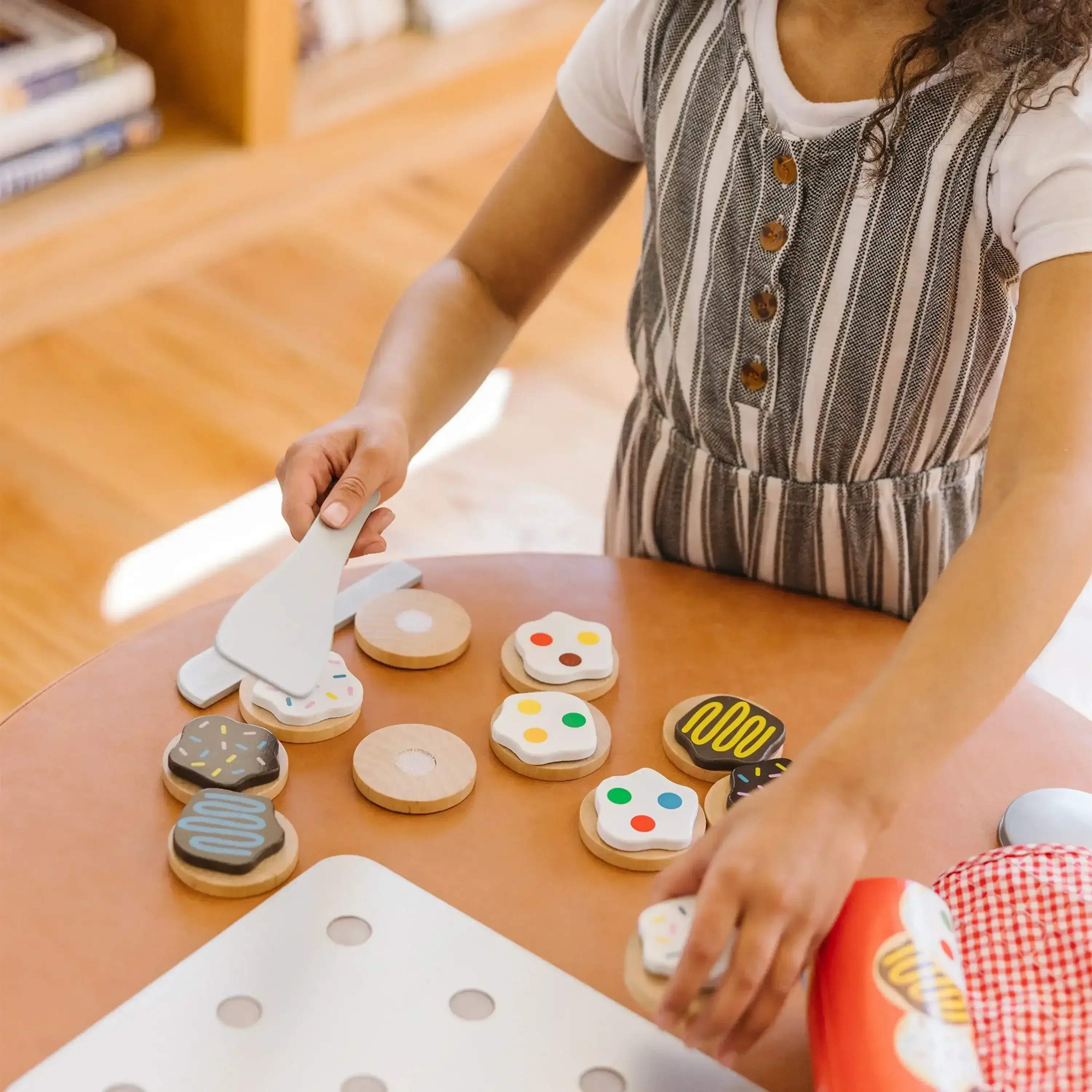 Melissa & Doug Slice and Bake Wooden Cookie Play Food Set - Image 6