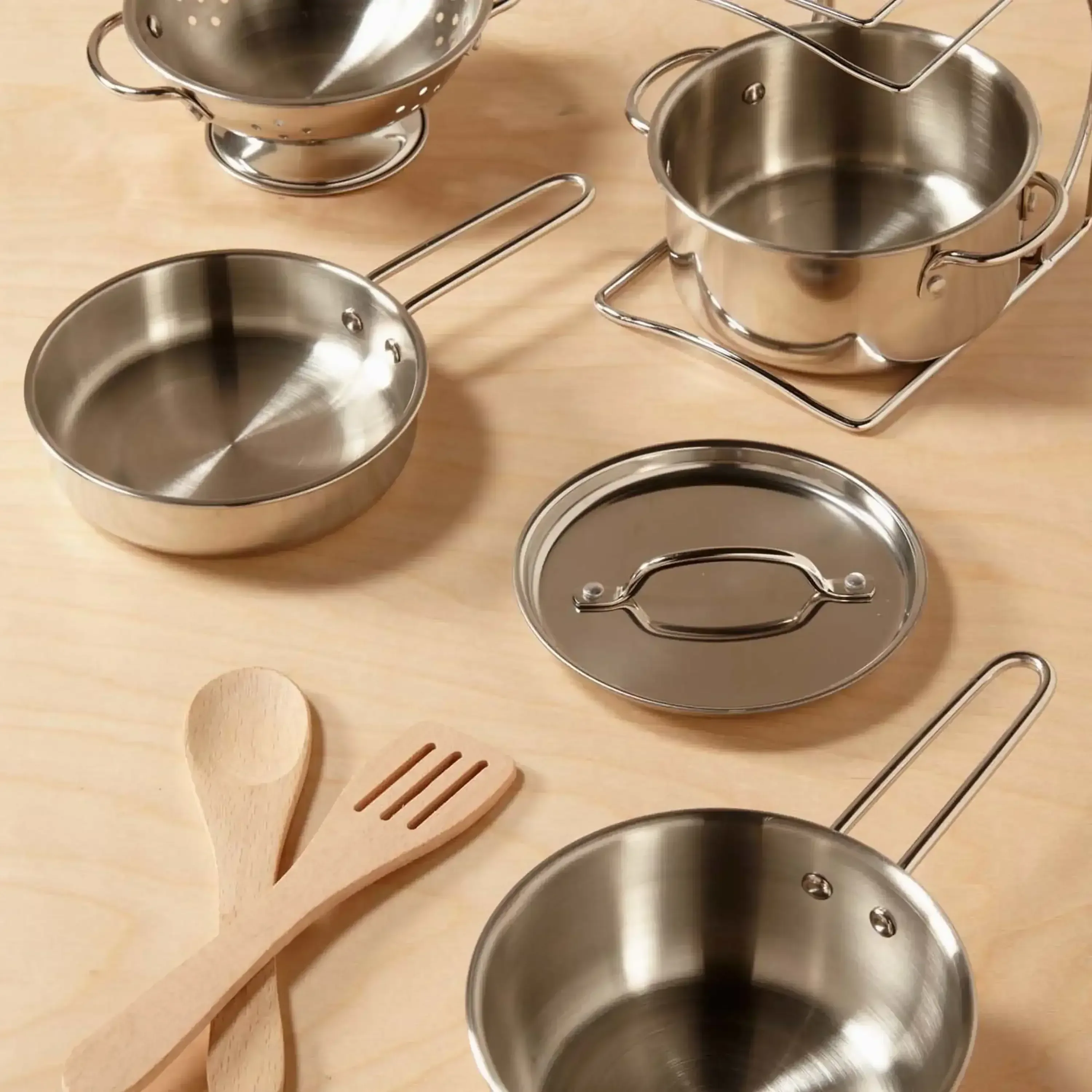 Melissa & Doug Stainless Steel Pots and Pans Pretend Play Kitchen Set for Kids with Wooden Utensils (8 Pcs) - Image 8