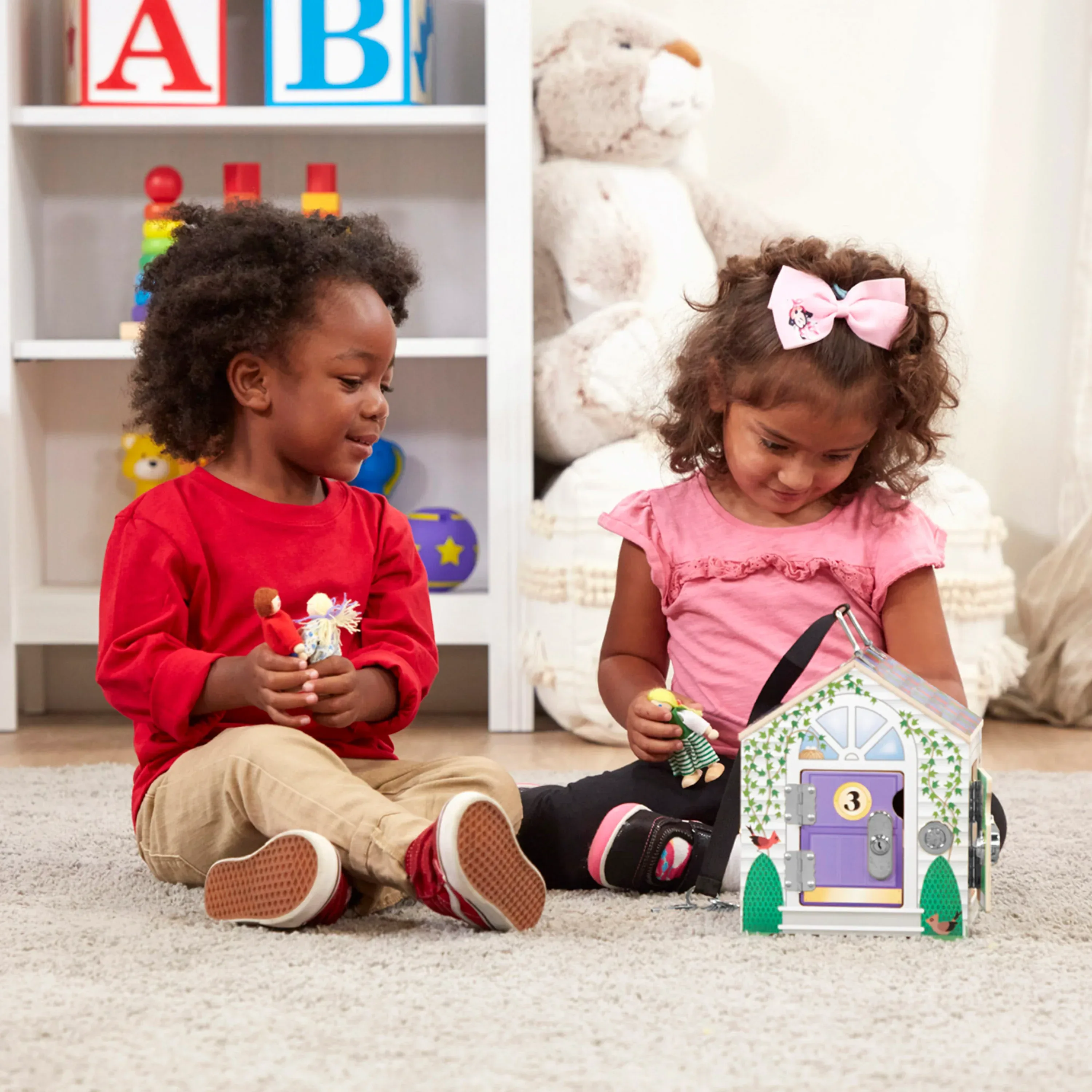 Melissa & Doug Take-Along Wooden Doorbell Dollhouse - Doorbell Sounds, Keys, 4 Poseable Wooden Dolls - Image 5
