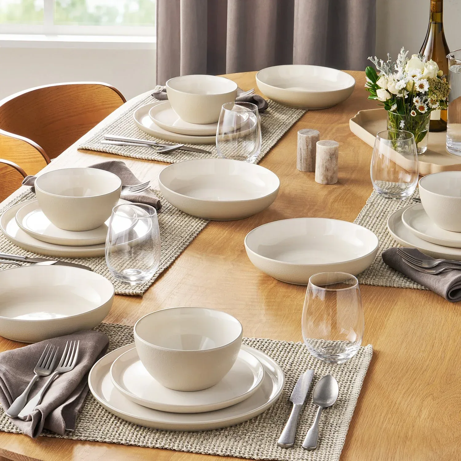 Member's Mark 16-Piece Textured Stoneware Dinnerware Set - Image 3