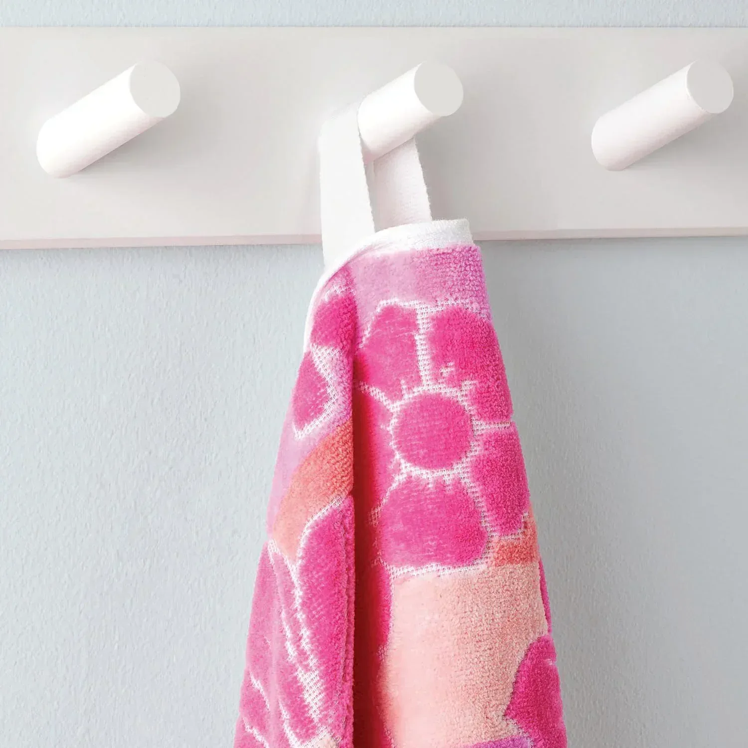 Member's Mark 2-Pack Kids Beach Towel, 30" x 60" - Image 3