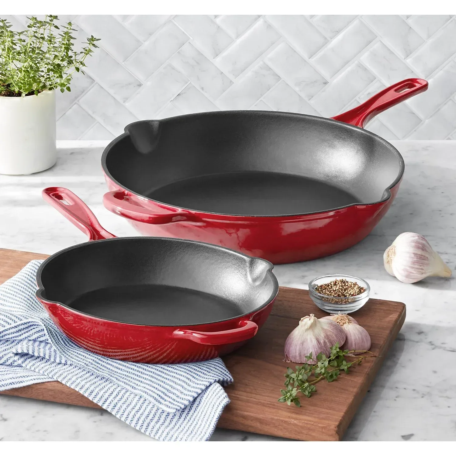 Member's Mark 2-Piece Enamel Cast Iron Skillet Set - Image 10
